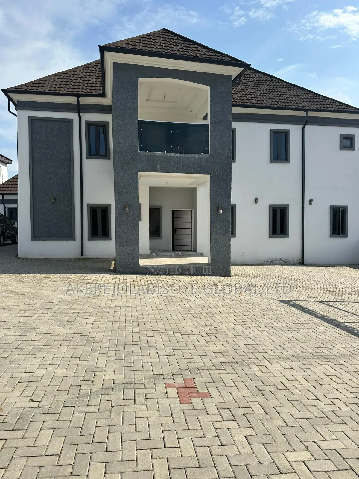 5bdrm Duplex in Naf Valley Asokoro for sale