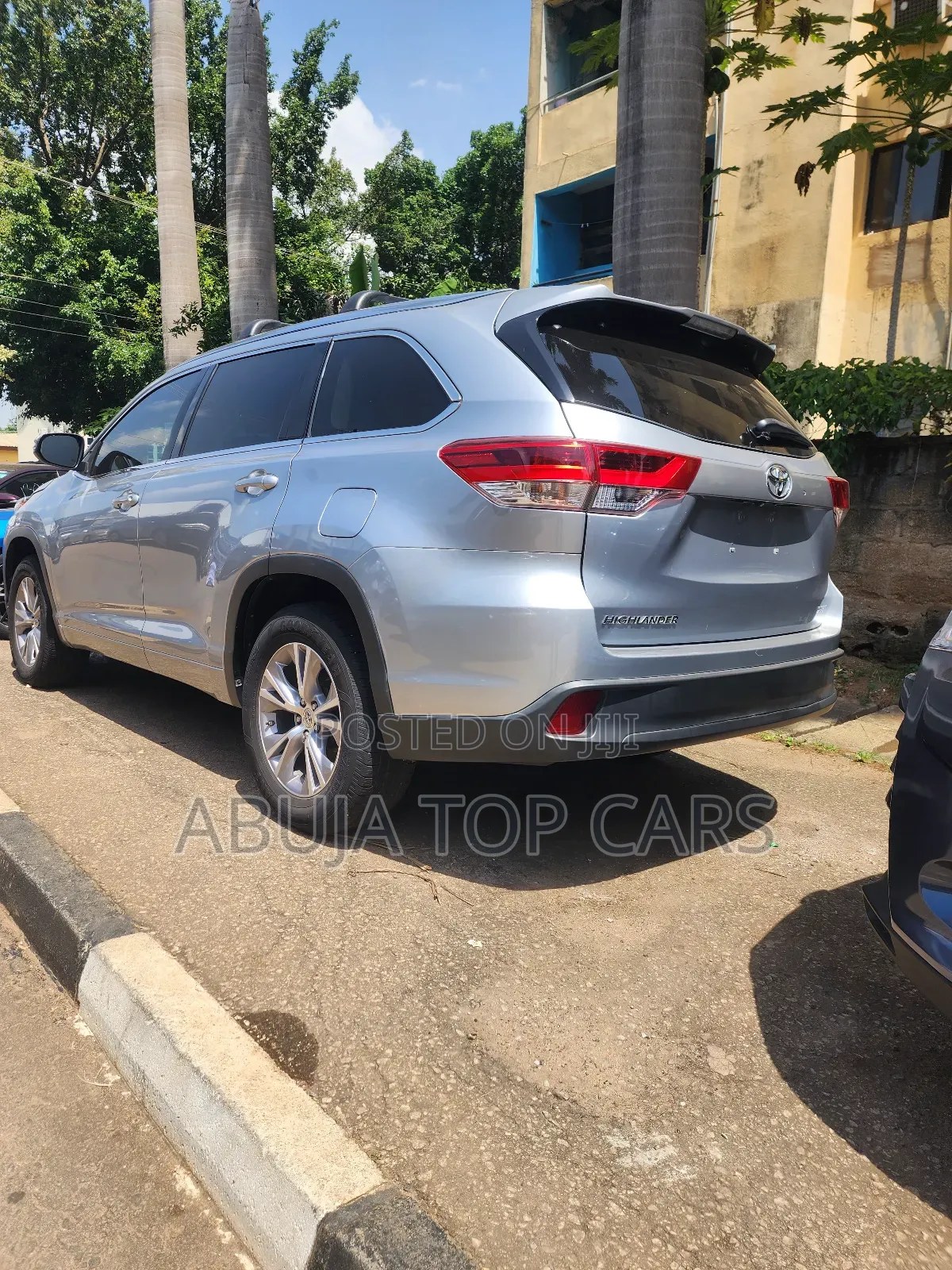 Toyota Highlander XLE 4x2 V6 (3.5L 6cyl 8A) 2018 Silver