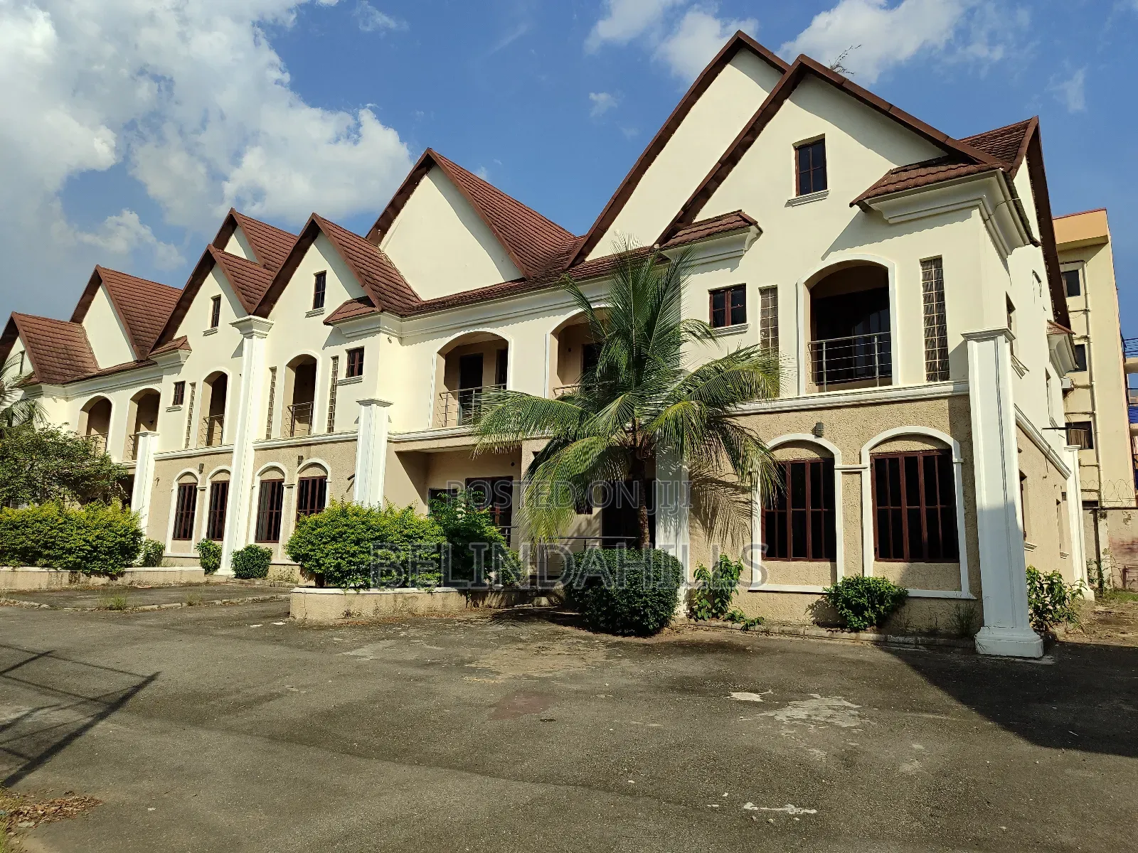 4bdrm Duplex in Utako for sale