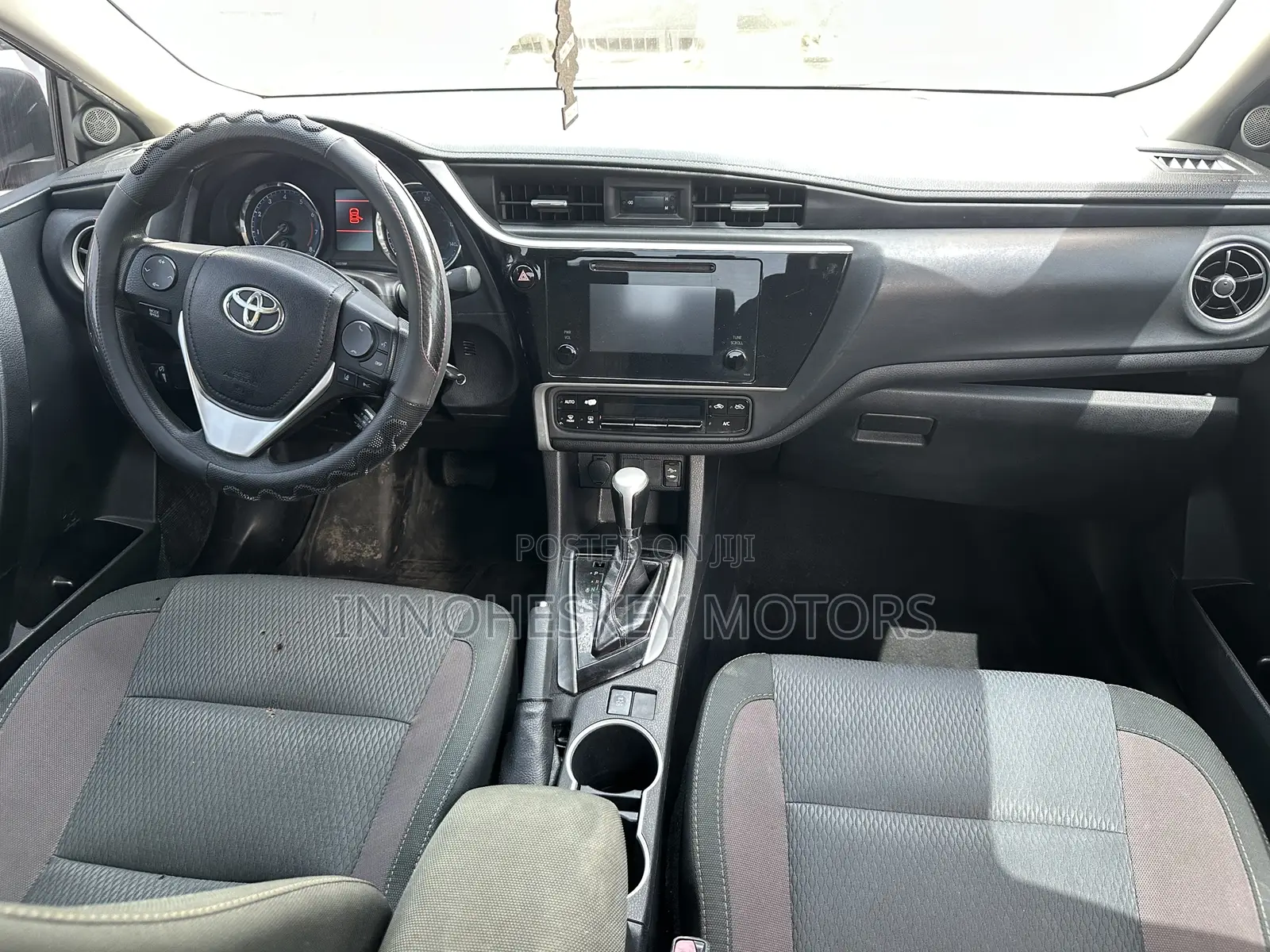 Toyota Corolla LE (1.8L 4cyl 2A) 2019 Red