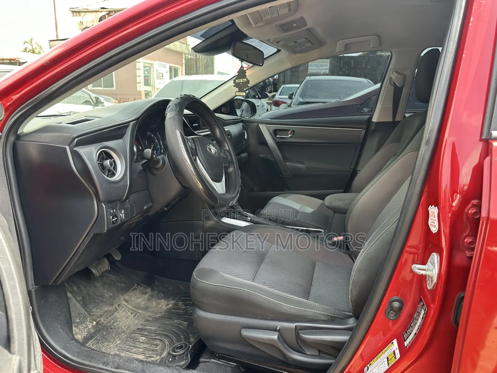 Toyota Corolla LE (1.8L 4cyl 2A) 2019 Red