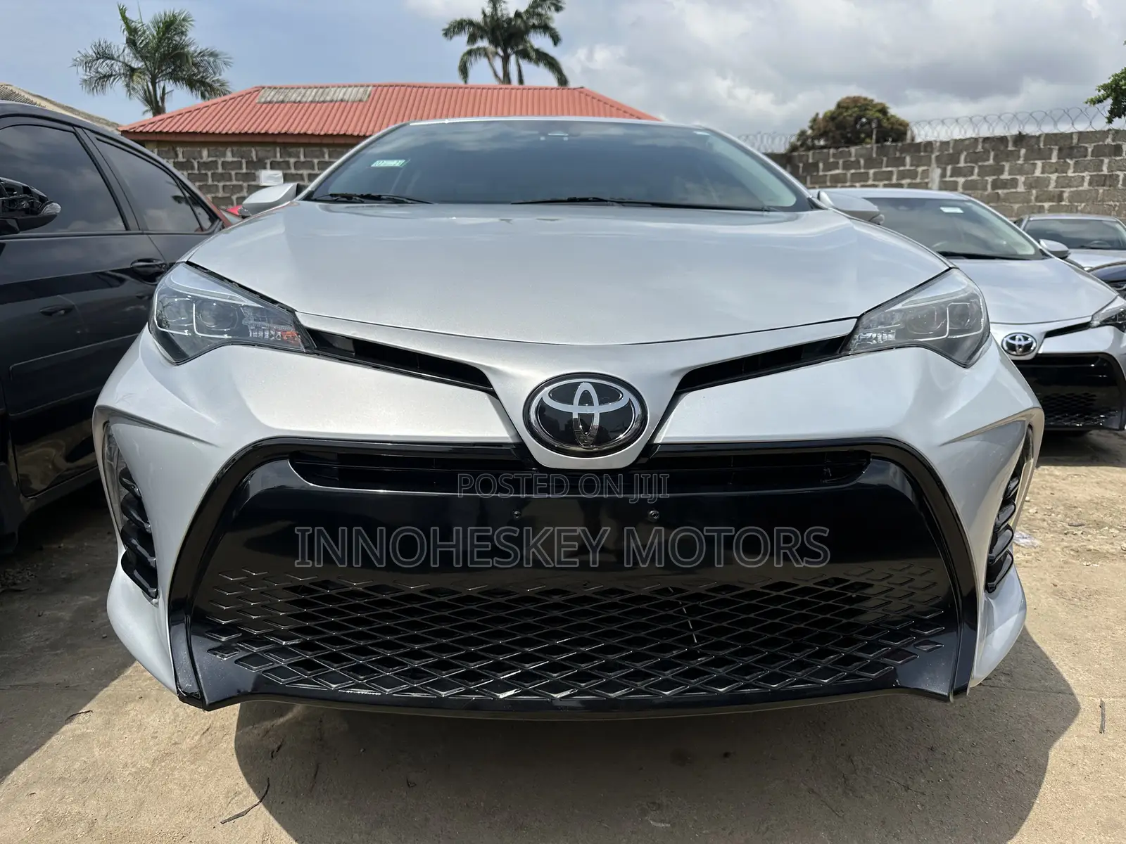 Toyota Corolla LE (1.8L 4cyl 2A) 2018 Silver