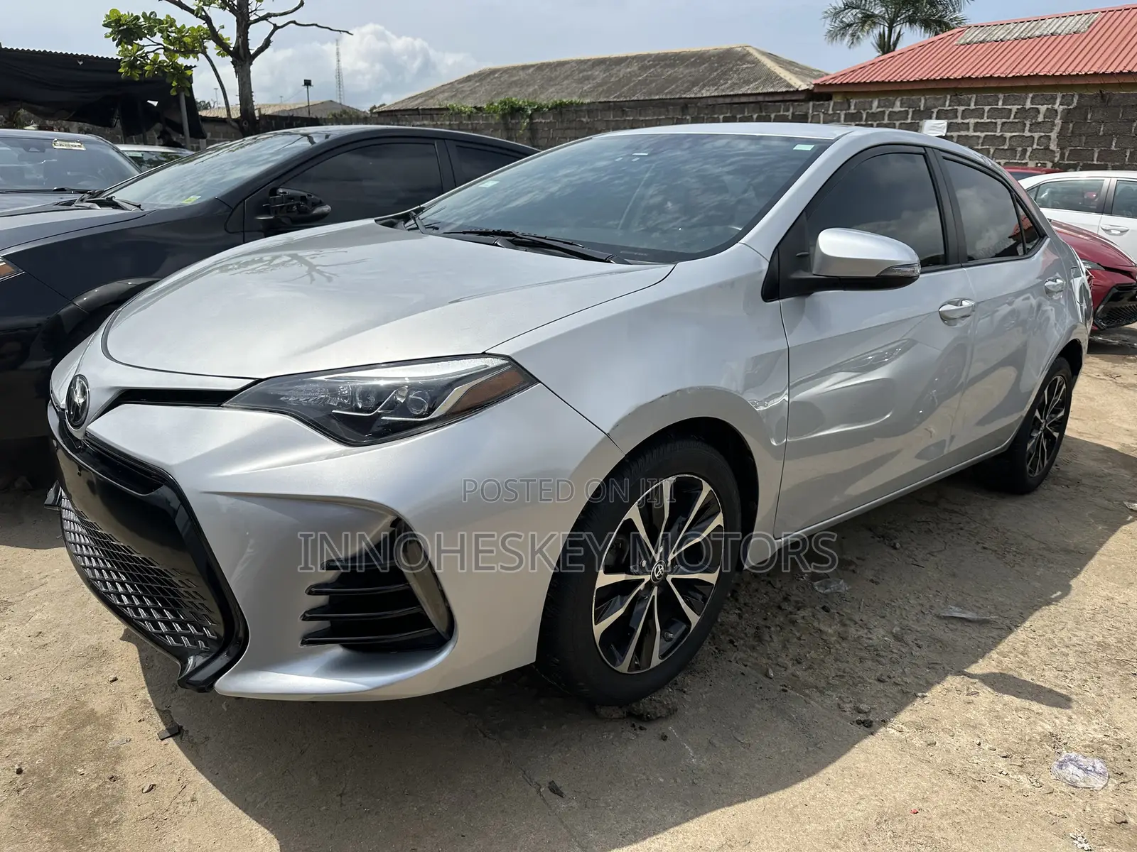 Toyota Corolla LE (1.8L 4cyl 2A) 2018 Silver