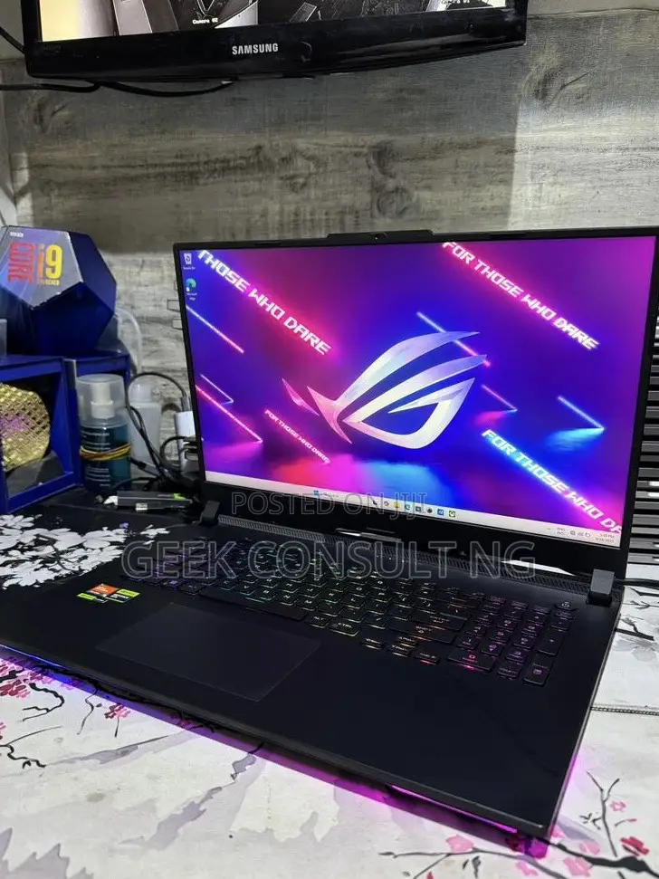 Laptop Asus ROG Strix SCAR Edition 32GB AMD Ryzen 9 SSD 1T