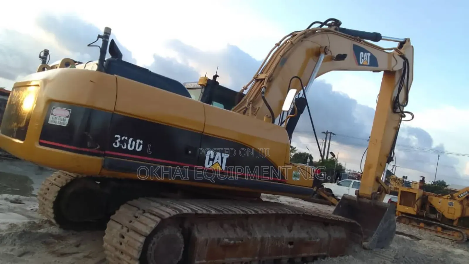 Direct Belgium Cat Excavator 330bl