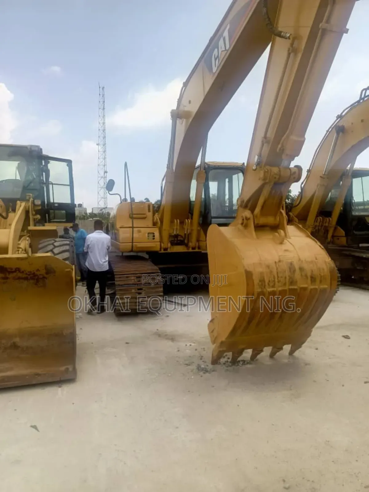 Direct Belgium Cat Excavator 330bl