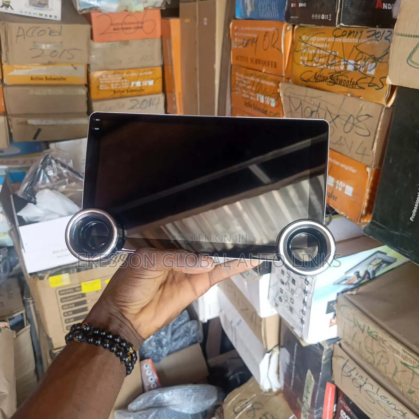 Latest Diamond Dual Knob and Apple  Car Play Screen With Reverse Cam
