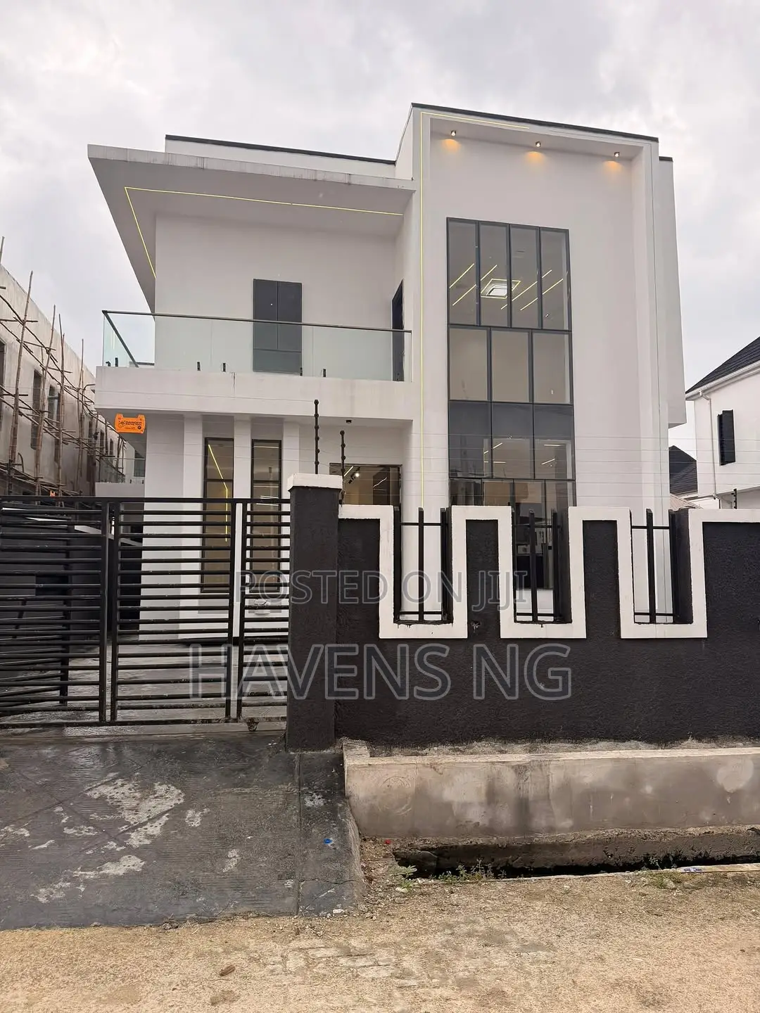 4bdrm Duplex in Off Lekki-Epe Expressway for sale