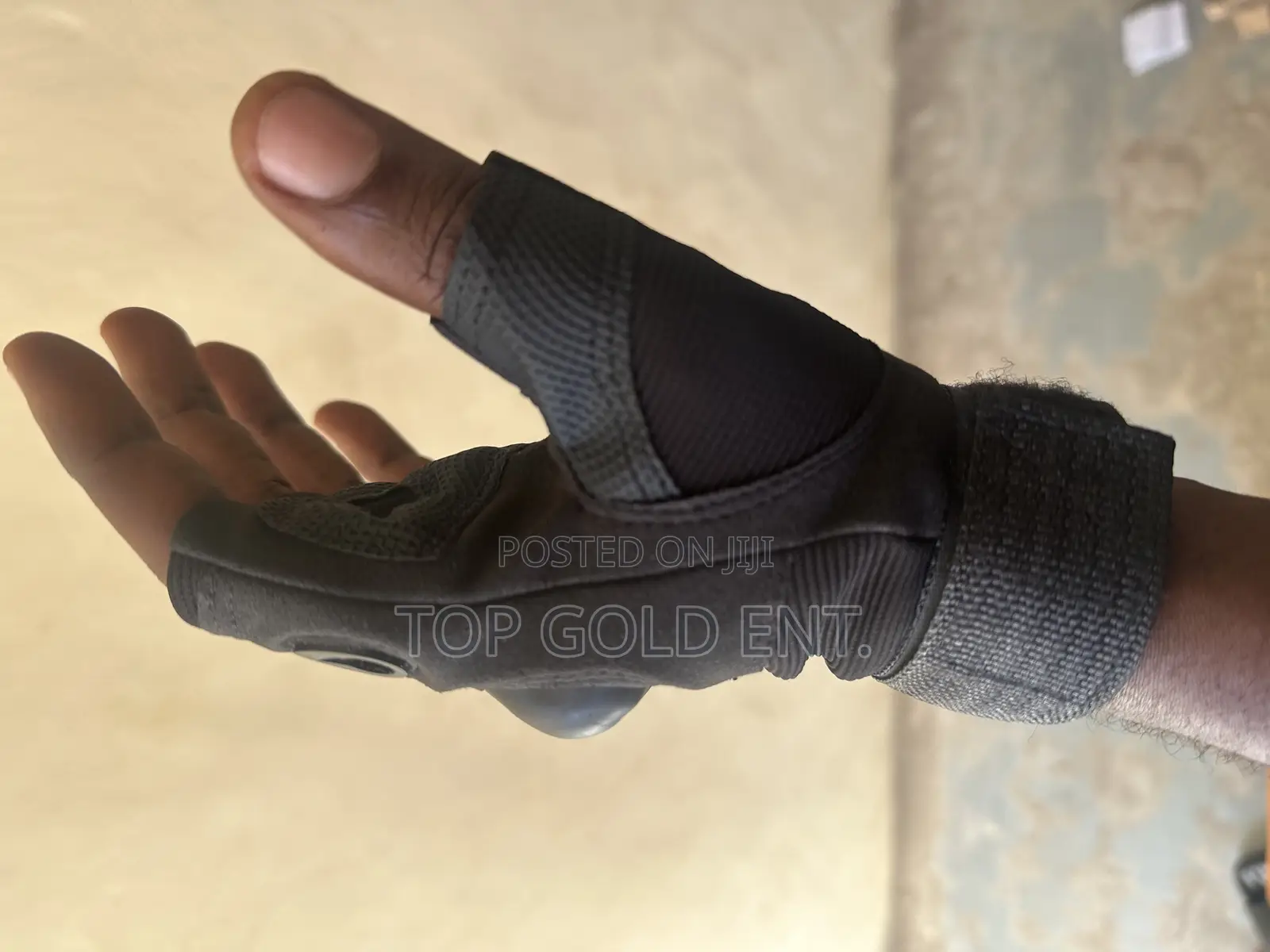 Knuckle Protected Gym/Sport Gloves