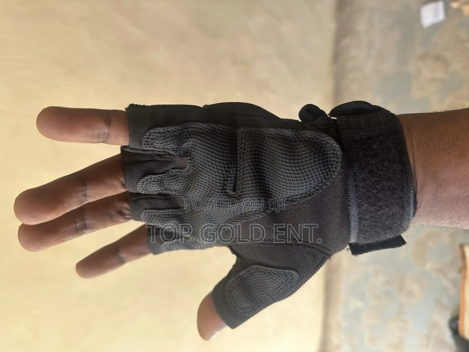 Knuckle Protected Gym/Sport Gloves