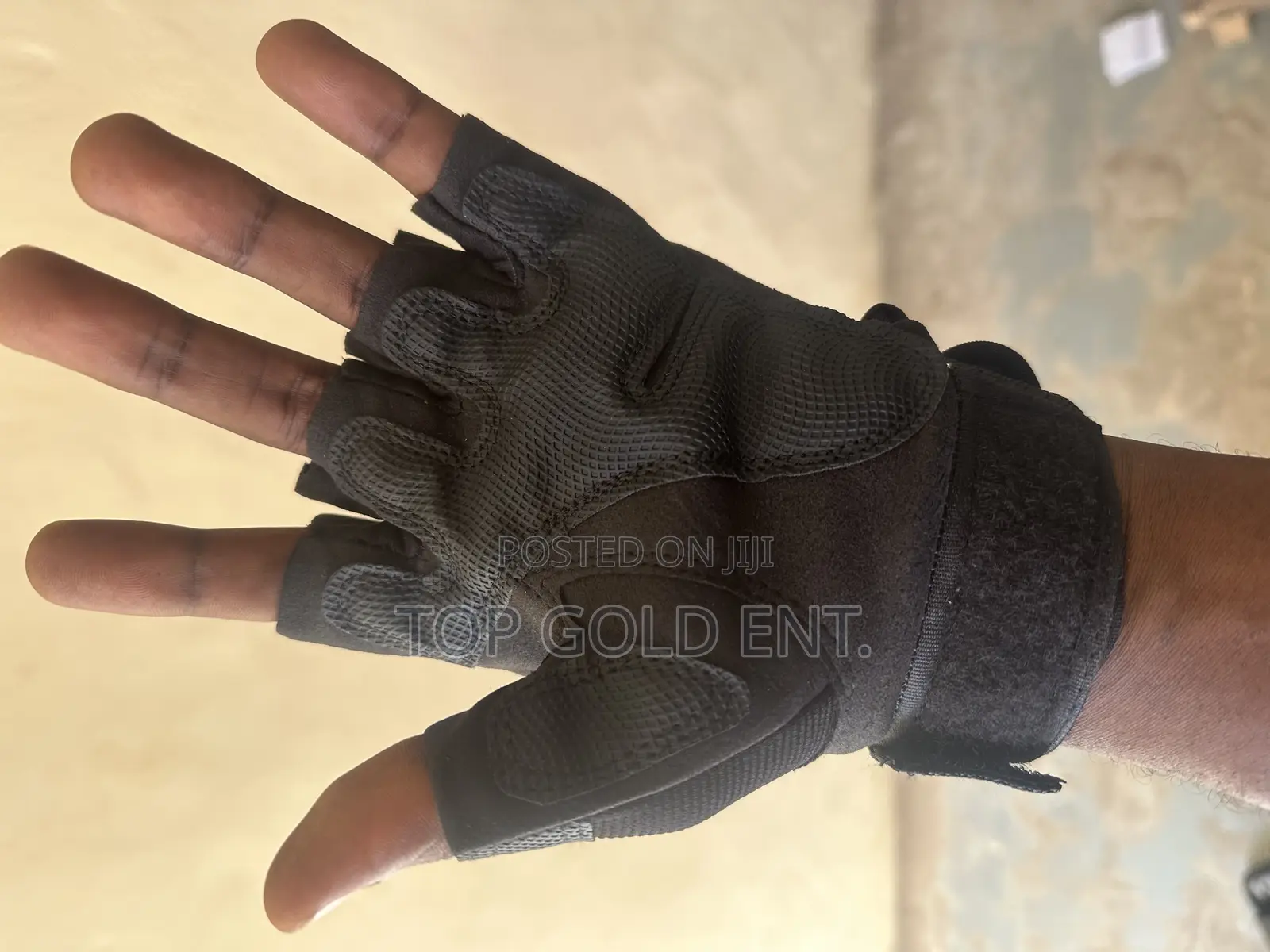 Knuckle Protected Gym/Sport Gloves