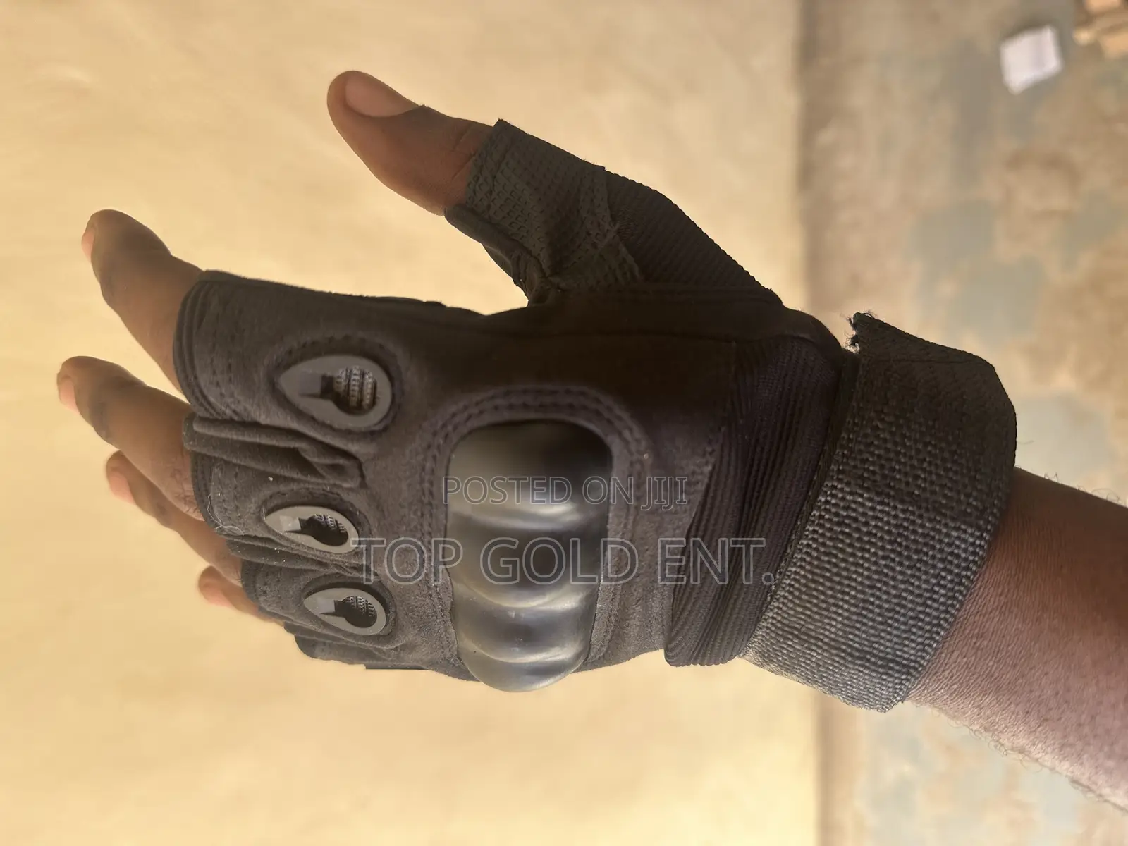 Knuckle Protected Gym/Sport Gloves