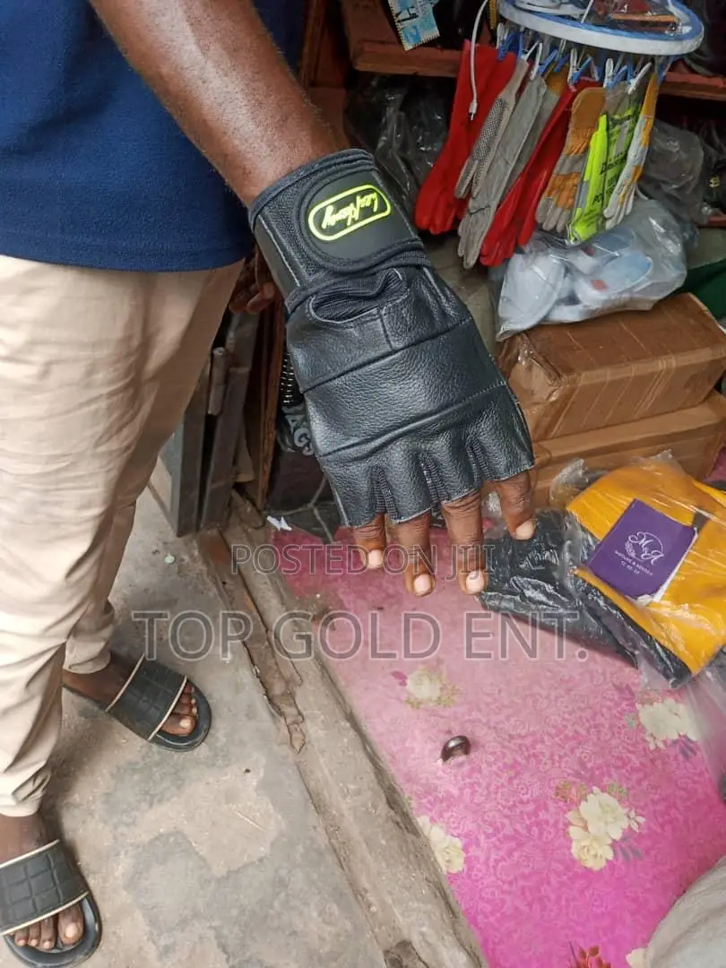 Gym Glove/Wristwrap Gloves