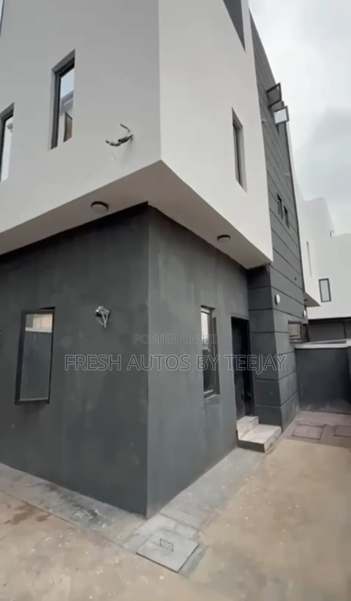 4bdrm Duplex in Gate Way Estate for sale