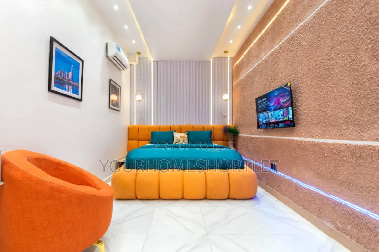Luxury 2 and 1 Bedroom With Swimming Pool, Ps5, and Private Lounge