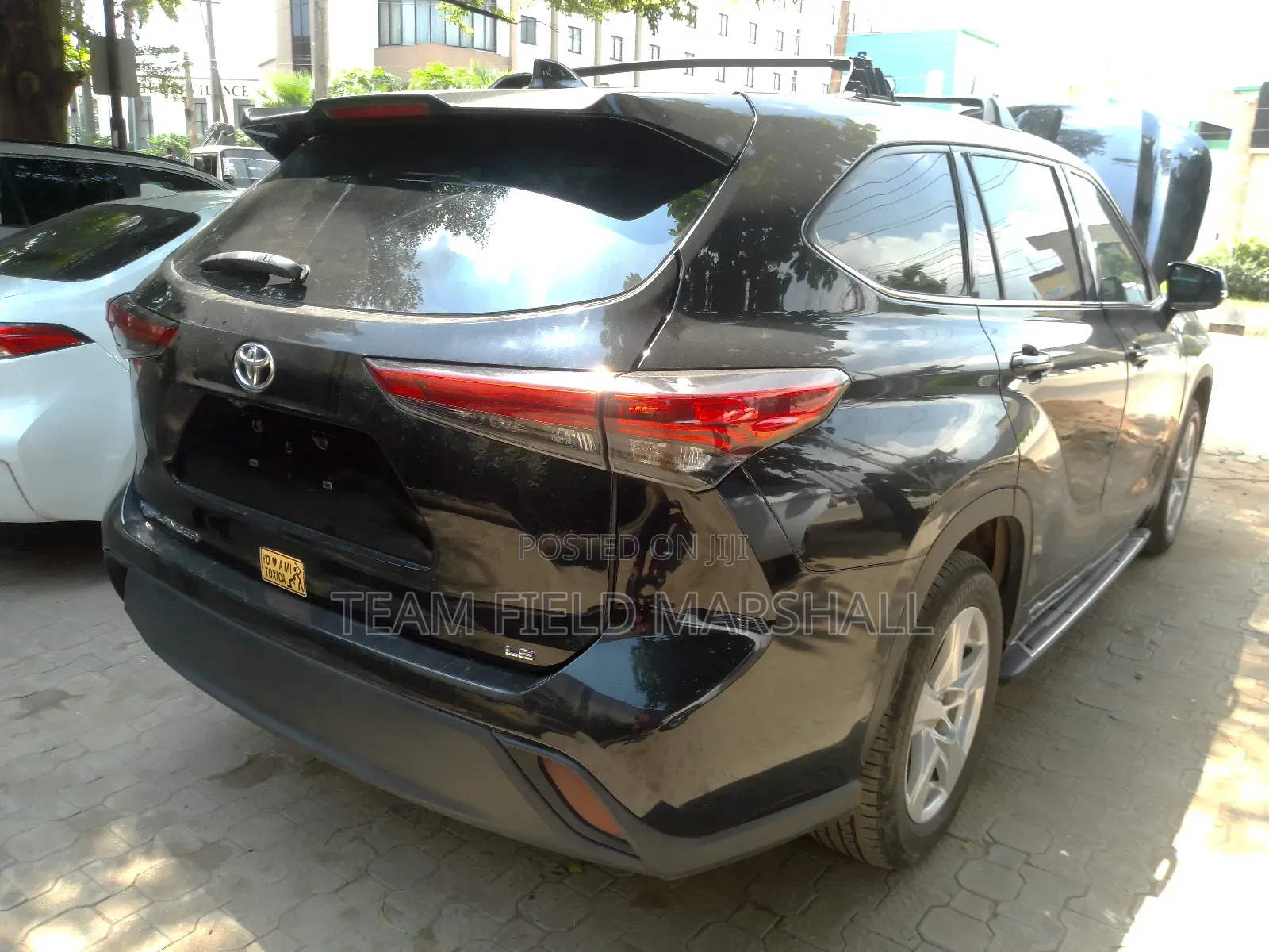 Toyota Highlander LE 2021 Black