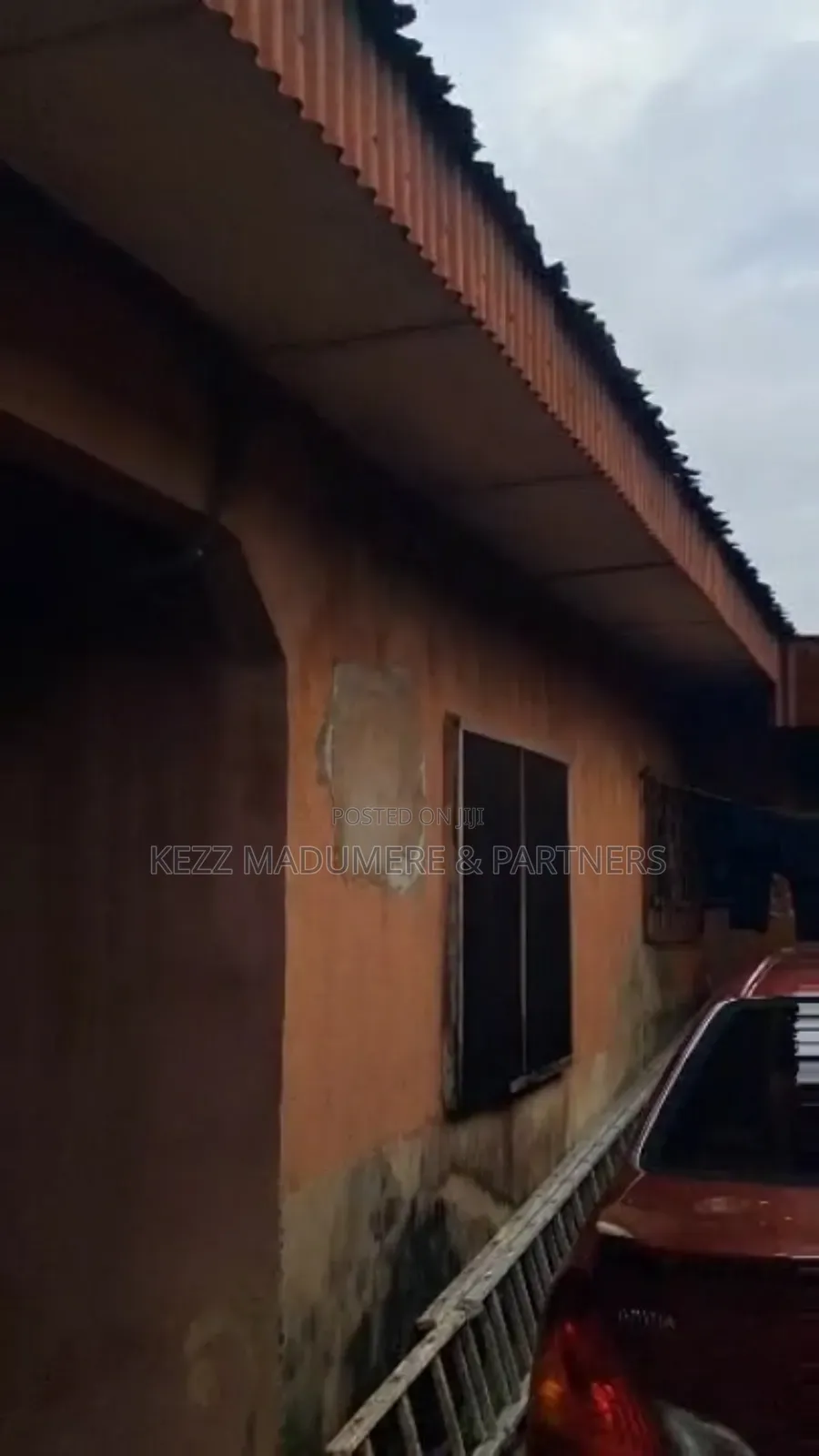 6bdrm Bungalow in World Bank Estate, for sale