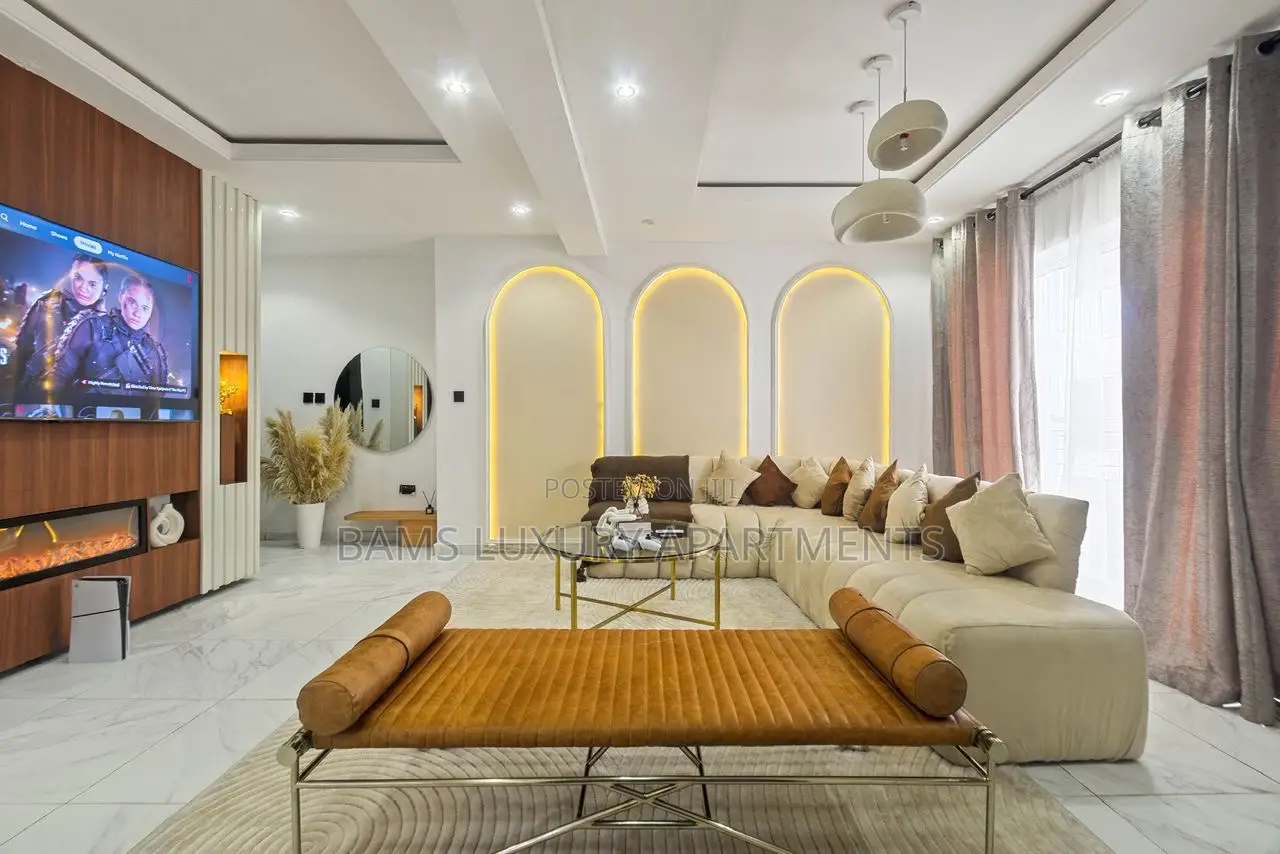 Short Stay Apartment Available at Lekki Phase 1