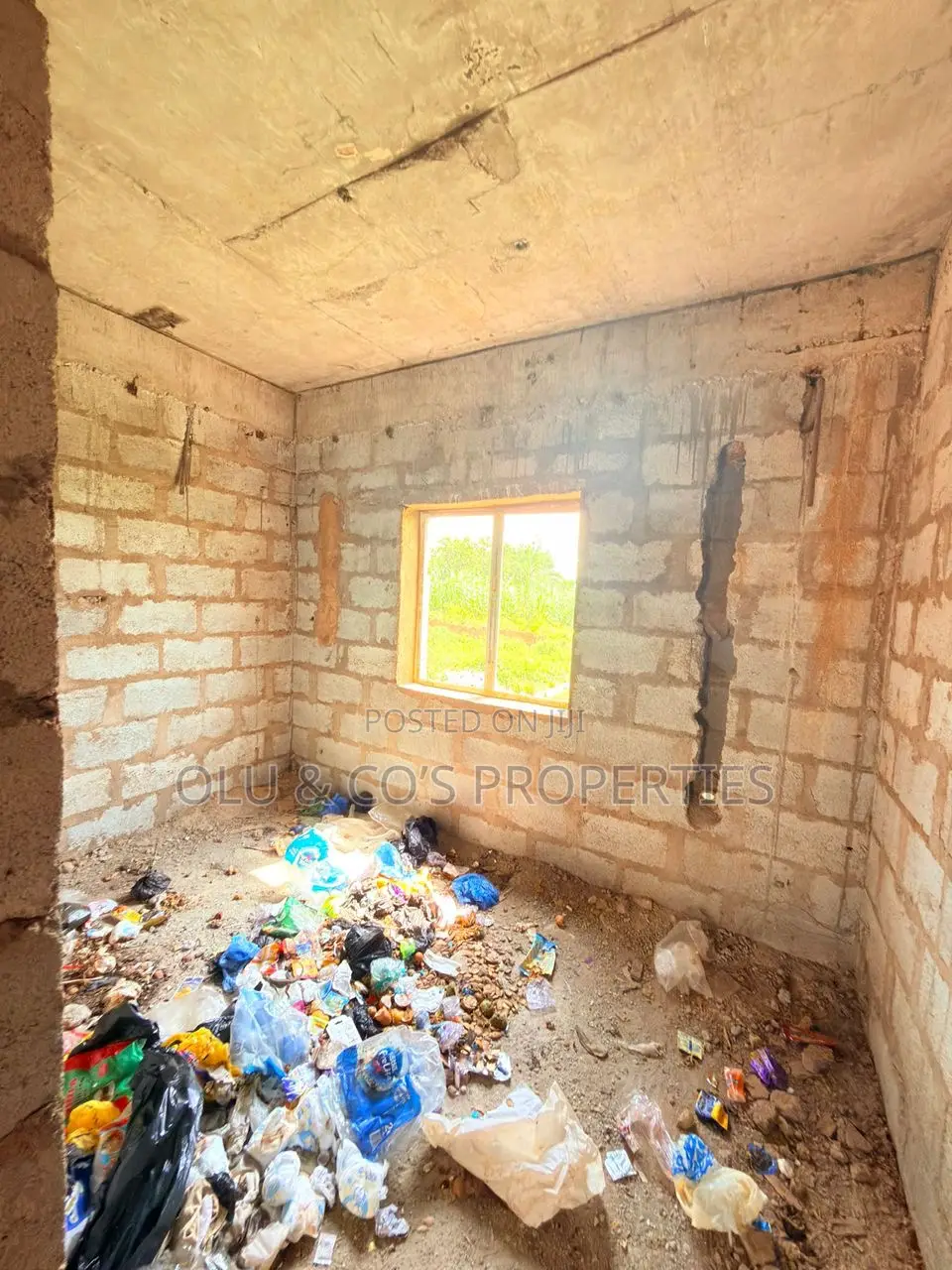 4bdrm Duplex in Lifecamp for sale