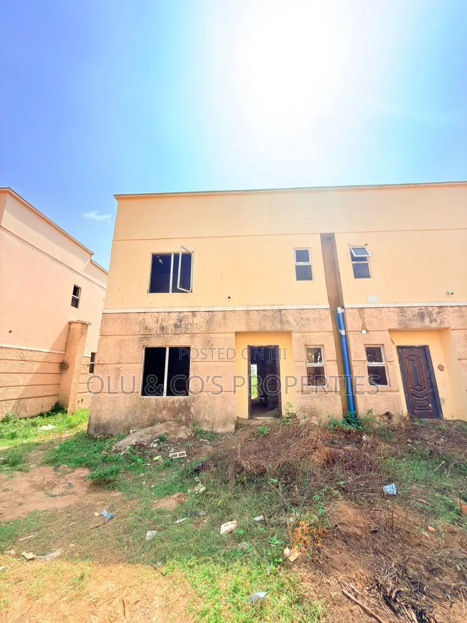 4bdrm Duplex in Lifecamp for sale