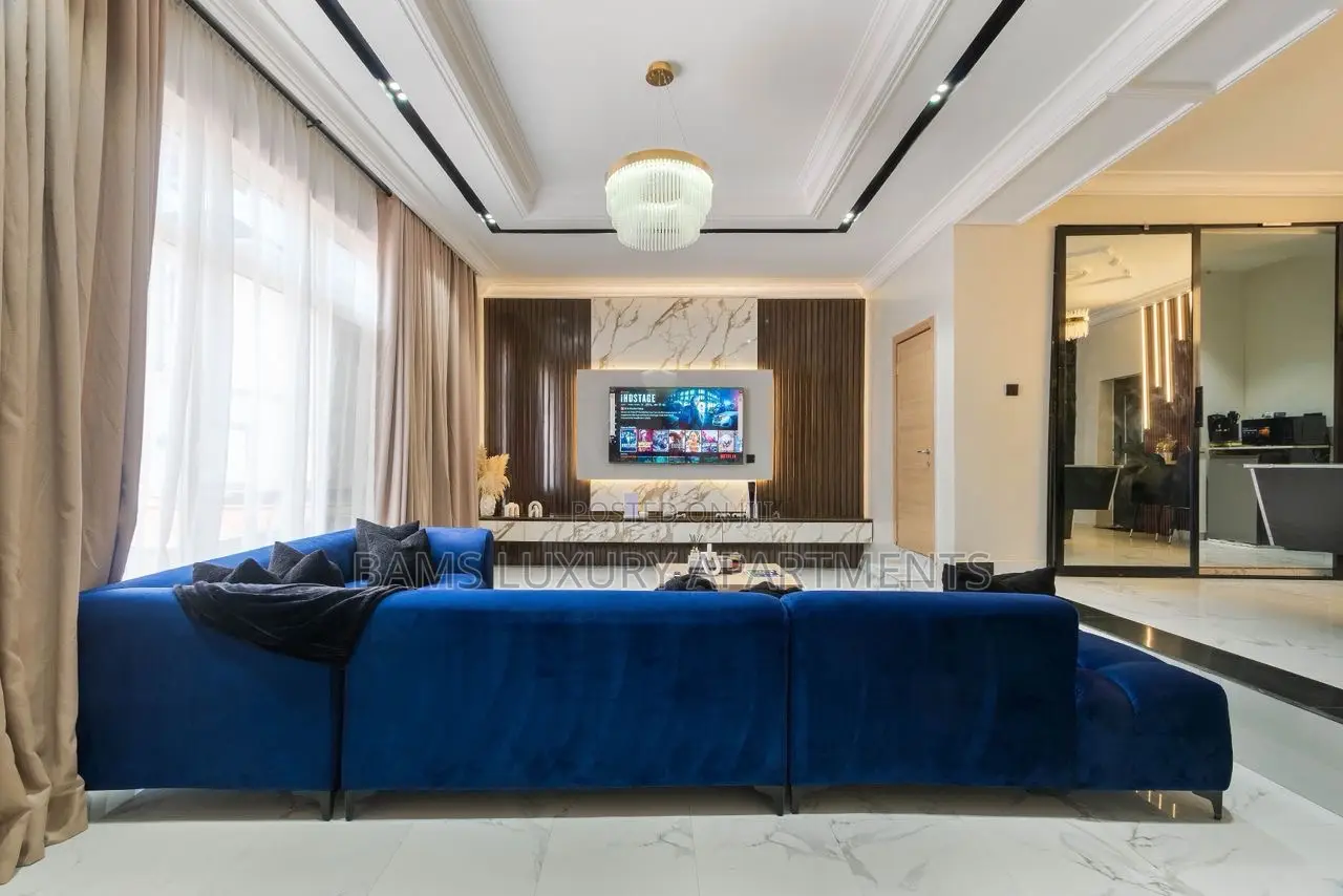 A Spacious Luxury 1 Bedroom With Ps5, Balcony Snooker Board*