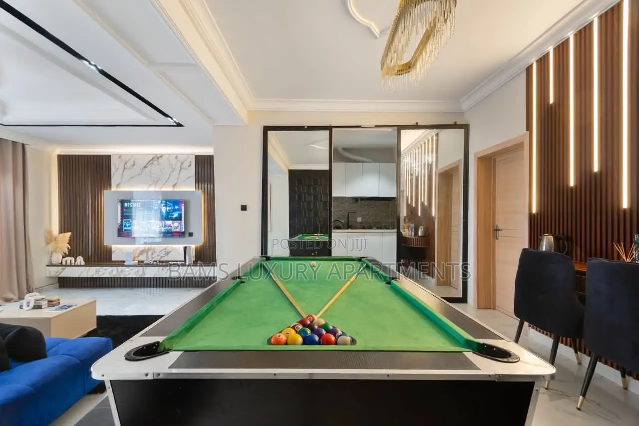 A Spacious Luxury 1 Bedroom With Ps5, Balcony Snooker Board*