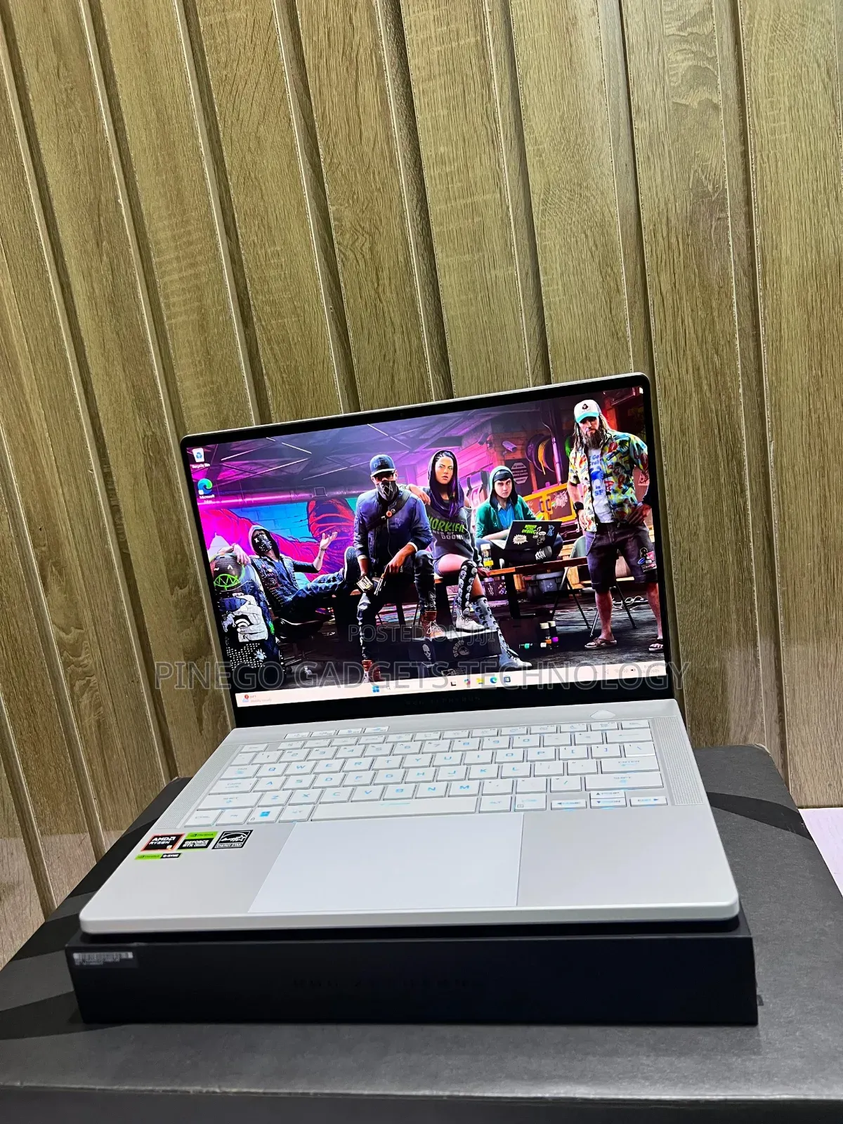 Laptop Asus ROG Zephyrus G14 16GB AMD Ryzen 9 SSD 1T