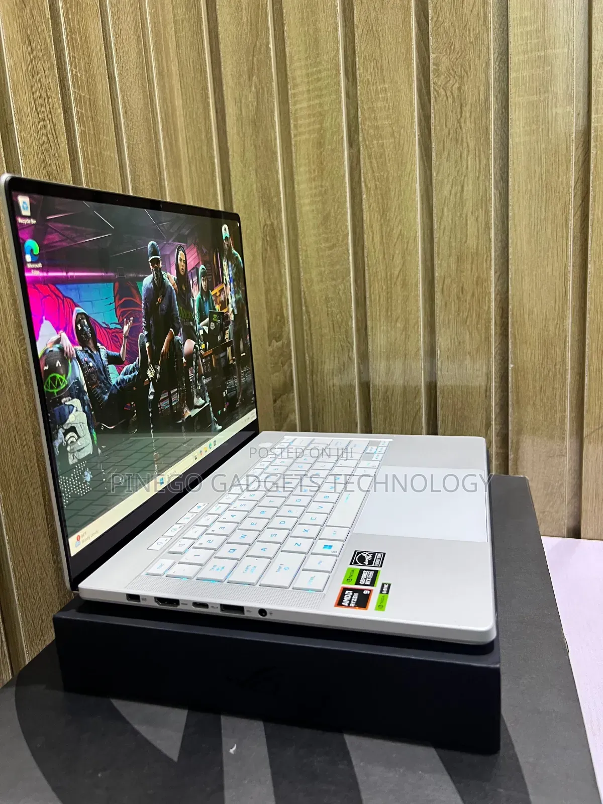 Laptop Asus ROG Zephyrus G14 16GB AMD Ryzen 9 SSD 1T