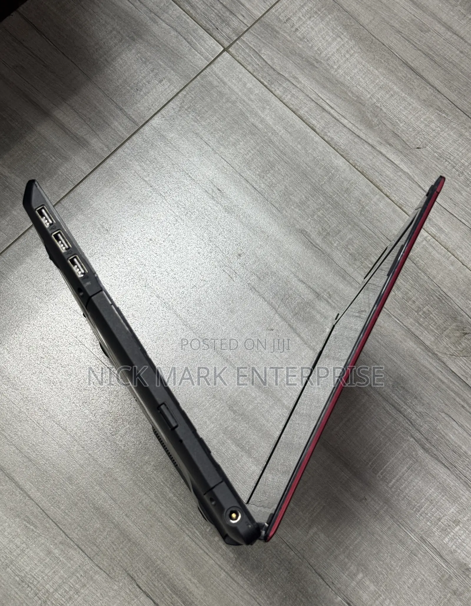 Laptop Fujitsu Lifebook AH552 8GB Intel Core i5 HDD 500GB