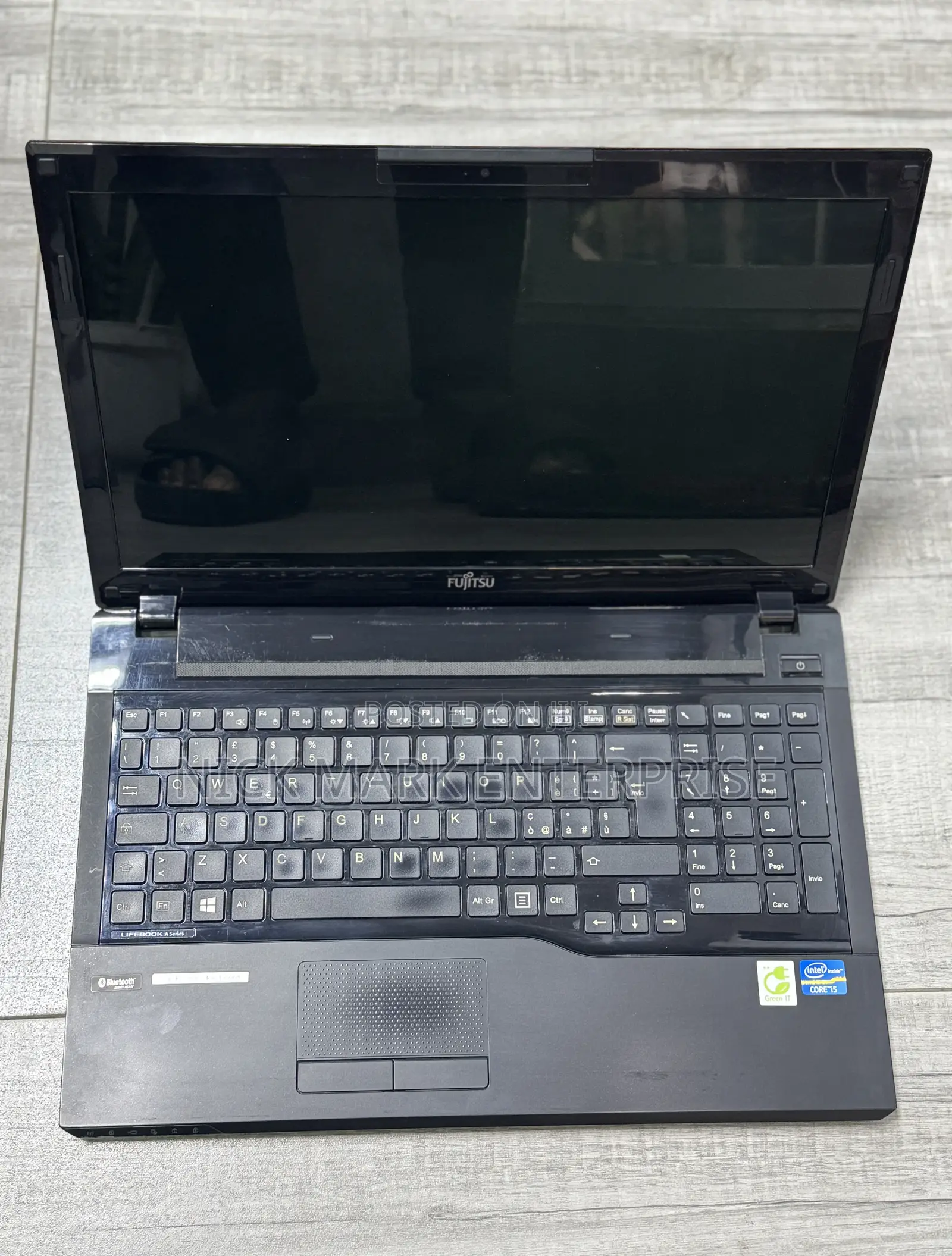 Laptop Fujitsu Lifebook AH552 8GB Intel Core i5 HDD 500GB