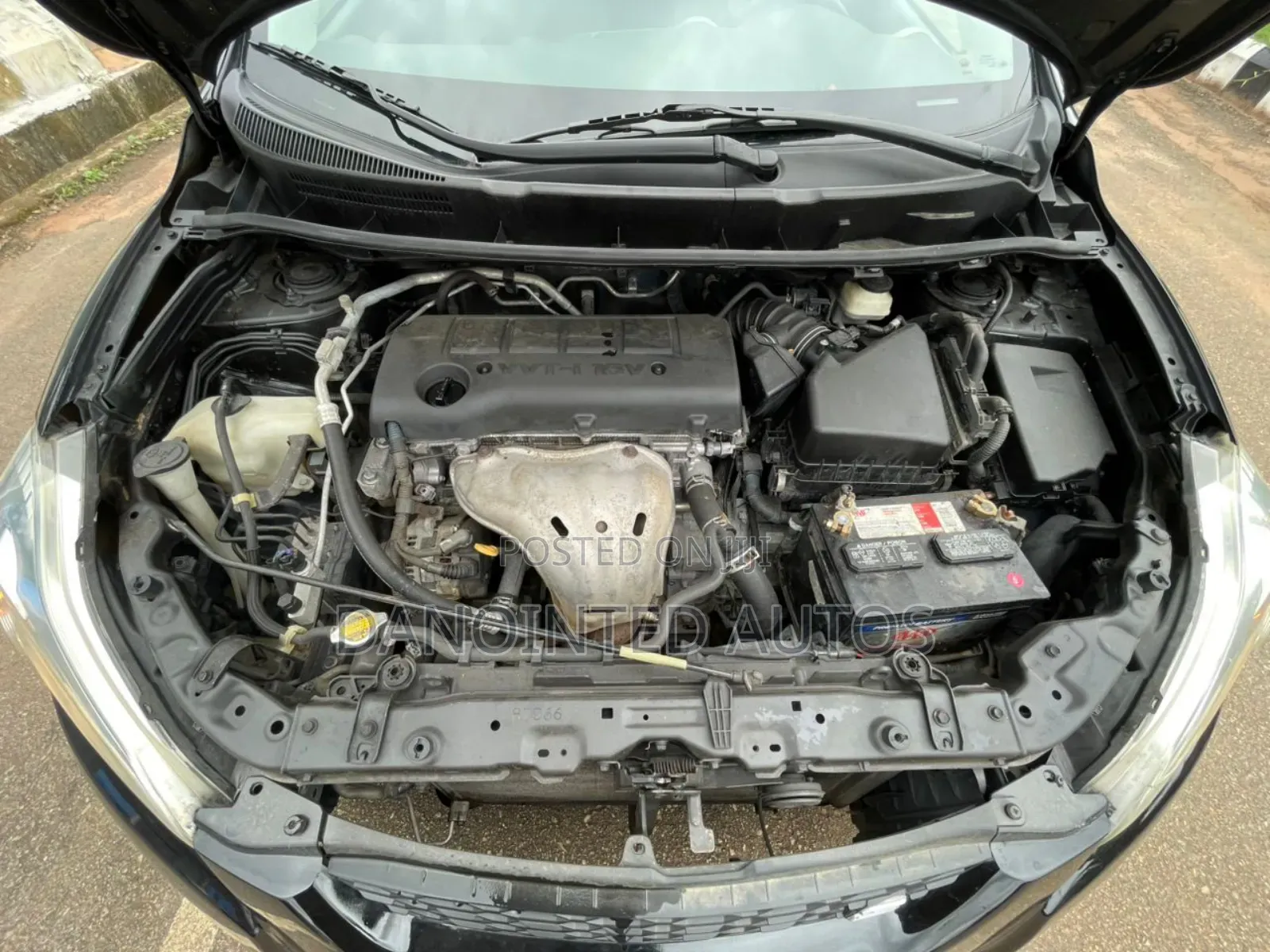 Toyota Matrix S Hatchback AWD (2.4L 4cyl 4A) 2010 Black