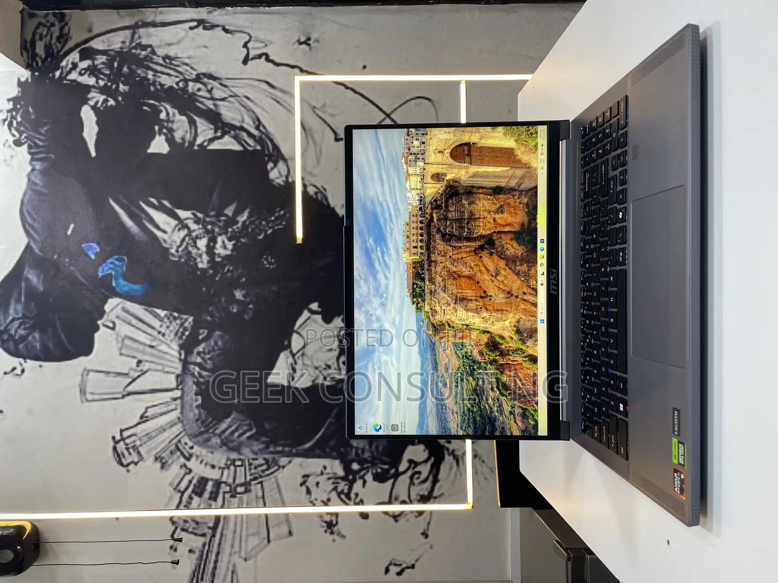 Laptop MSI 32GB AMD Ryzen 9 SSD 2T