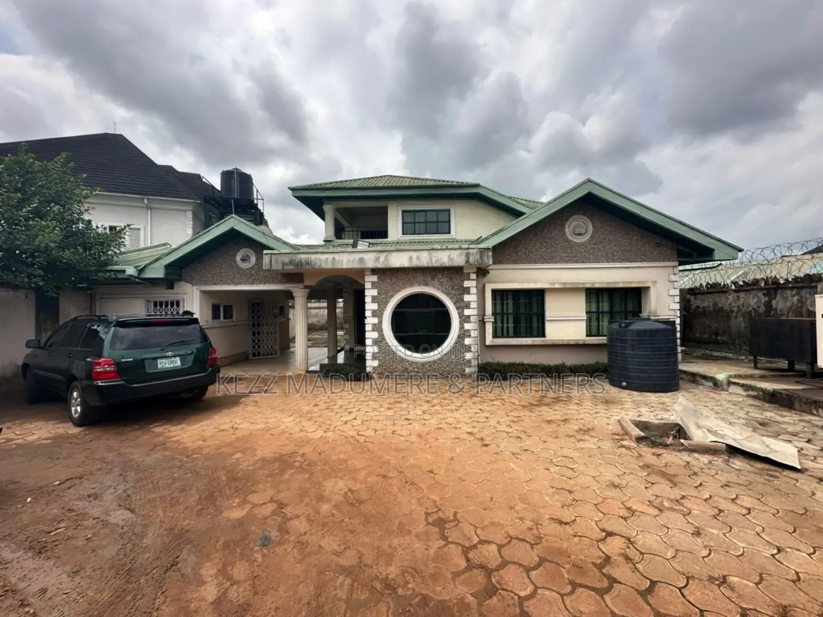 4bdrm Bungalow in Off Ikot Ekpene Rd for sale