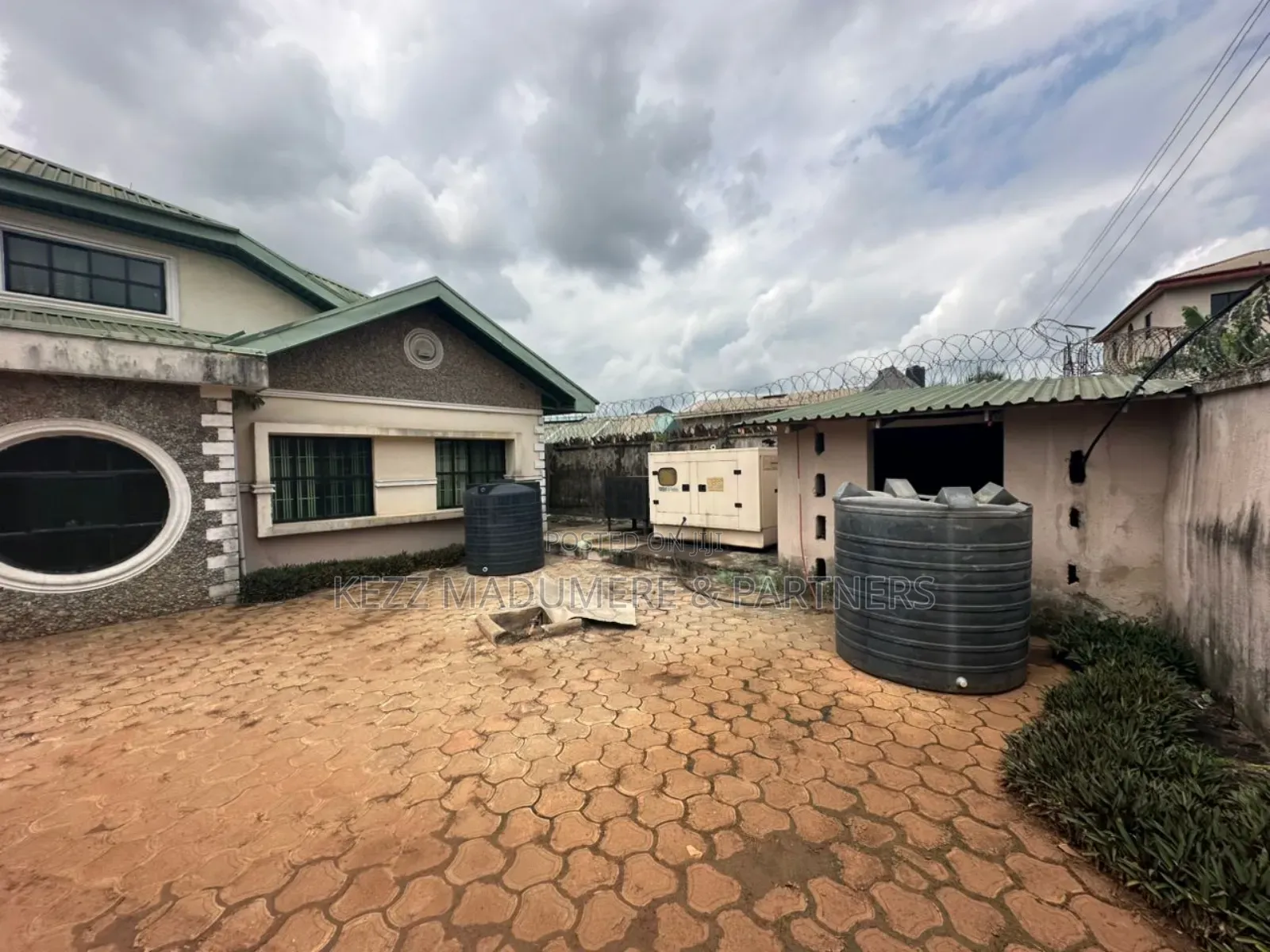 4bdrm Bungalow in Off Ikot Ekpene Rd for sale