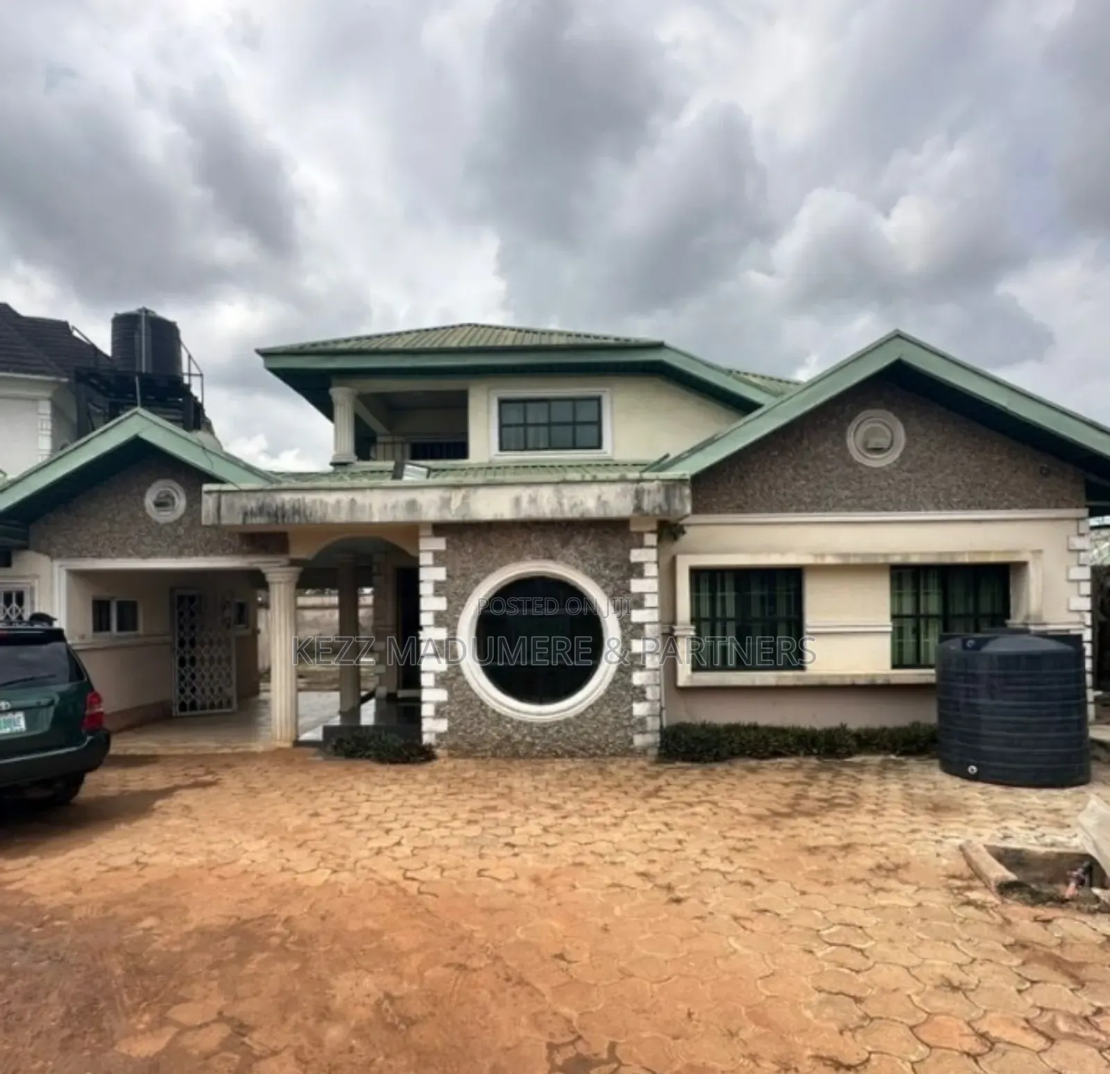 4bdrm Bungalow in Off Ikot Ekpene Rd for sale