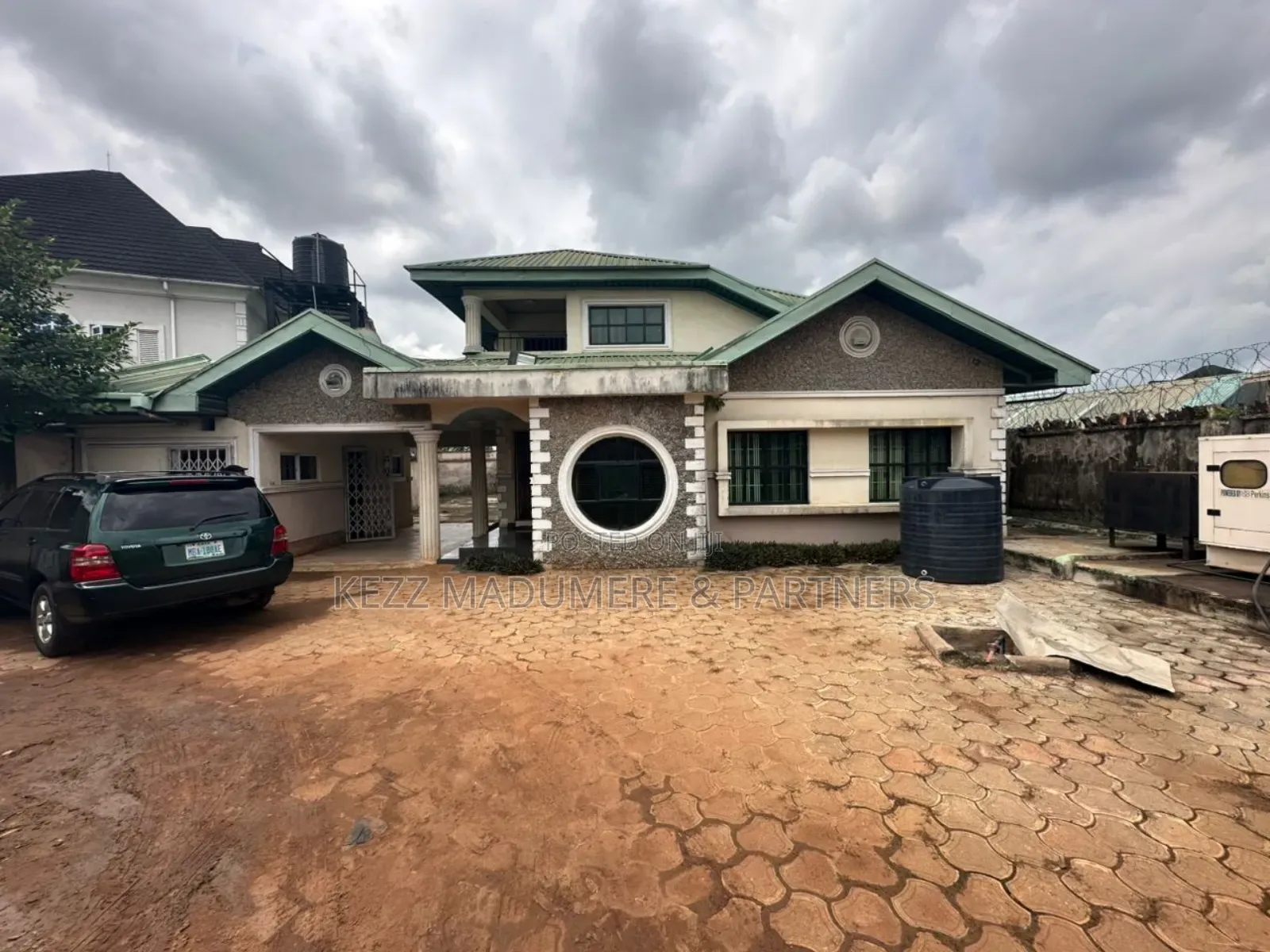 4bdrm Bungalow in Off Ikot Ekpene Rd for sale