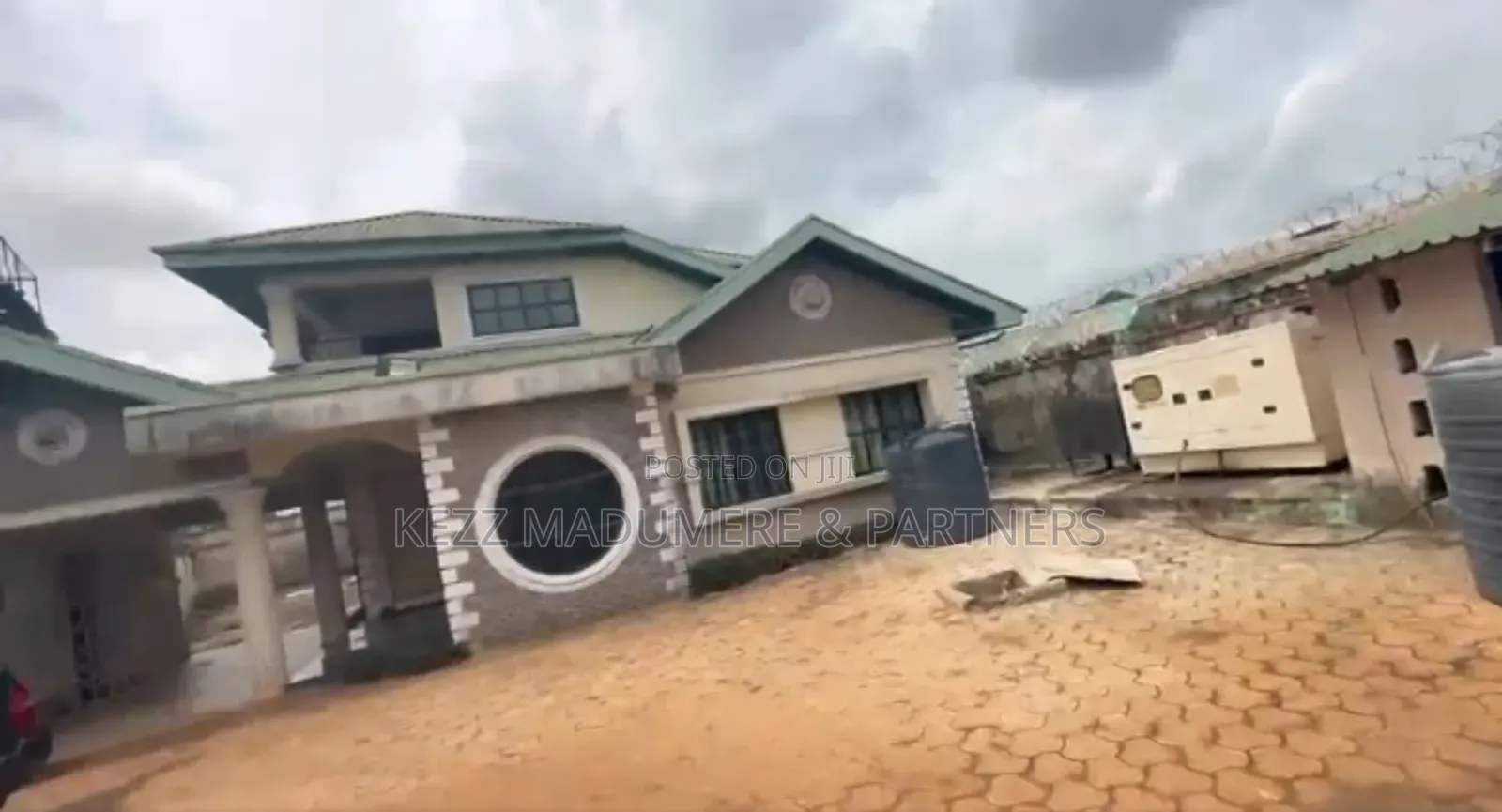 4bdrm Bungalow in Off Ikot Ekpene Rd for sale
