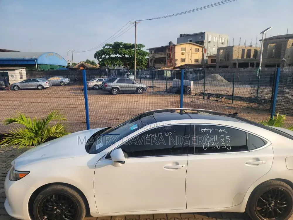 Lexus ES 2013 White