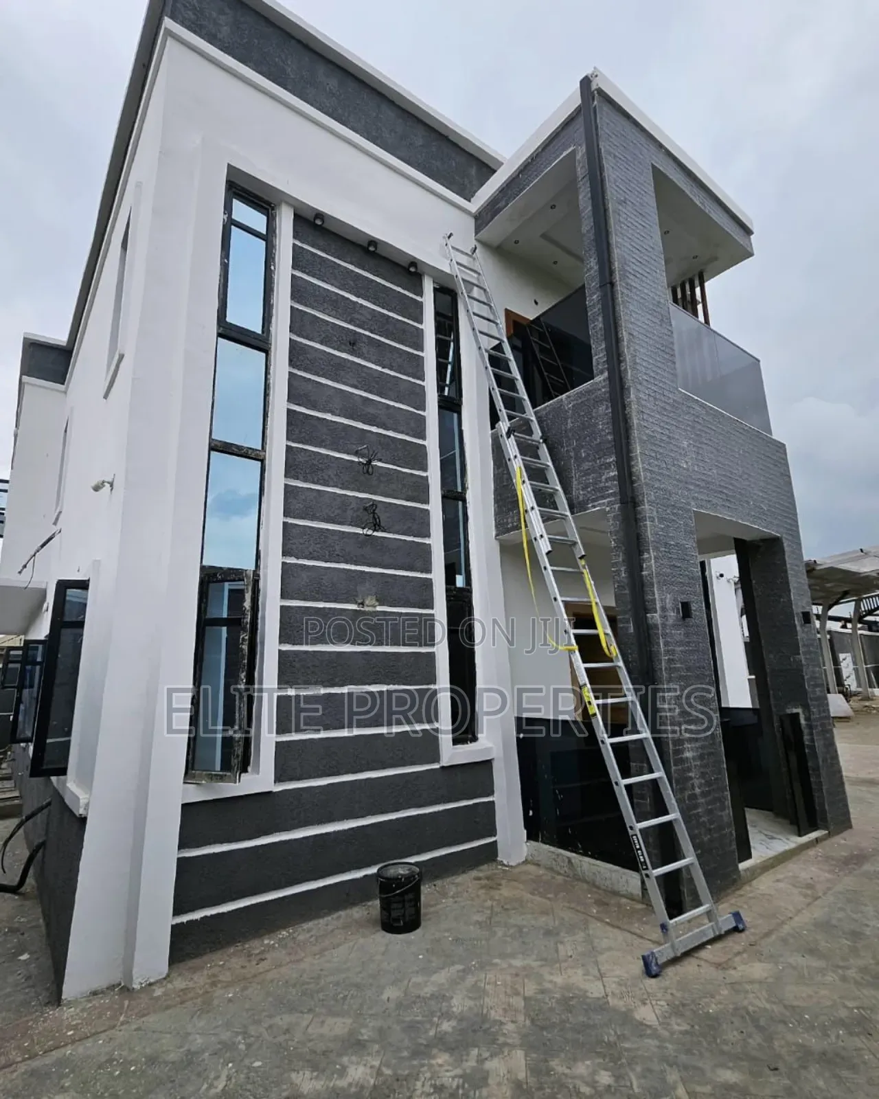 Professional House Painting in Akobo – Modern Elegant Finish