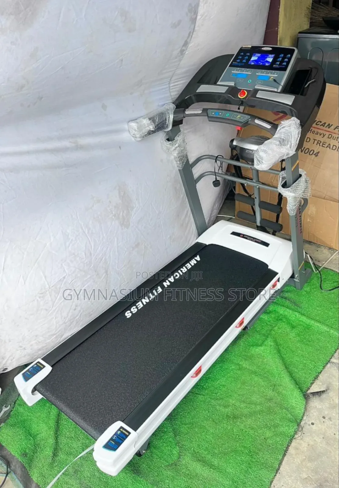 2.5hp Treadmill With Massager, Music And Incline