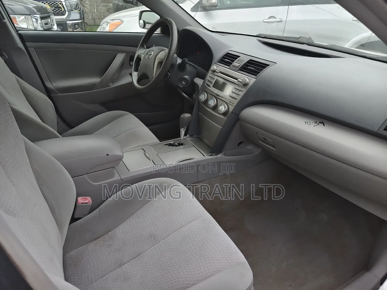 Toyota Camry LE 4dr Sedan (2.5L 4cyl 6A) 2011 Silver