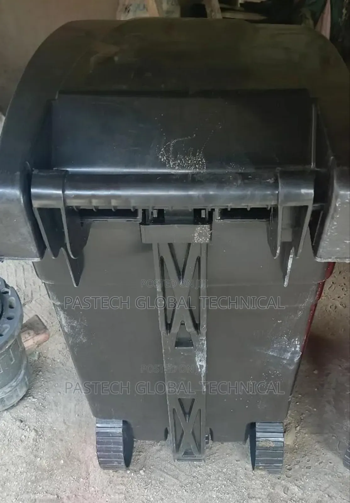 Plastic Pedal Waste Bin// 50ltrs