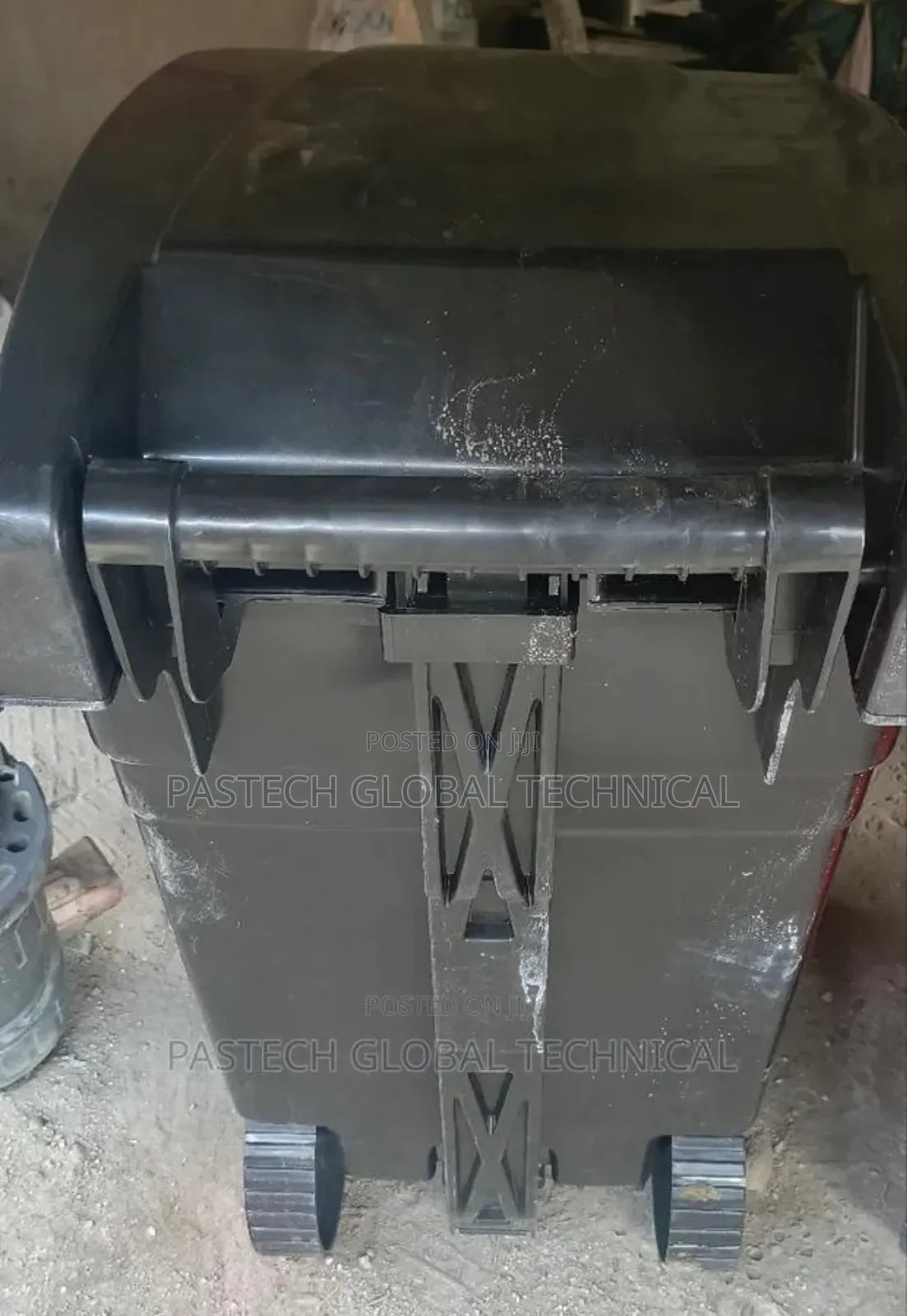 Plastic Pedal Waste Bin// 50ltrs