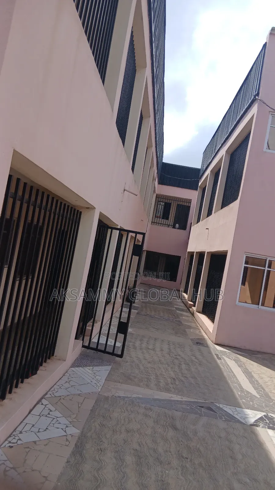 Furnished 18bdrm Apartment in Orogun, Ibadan for sale