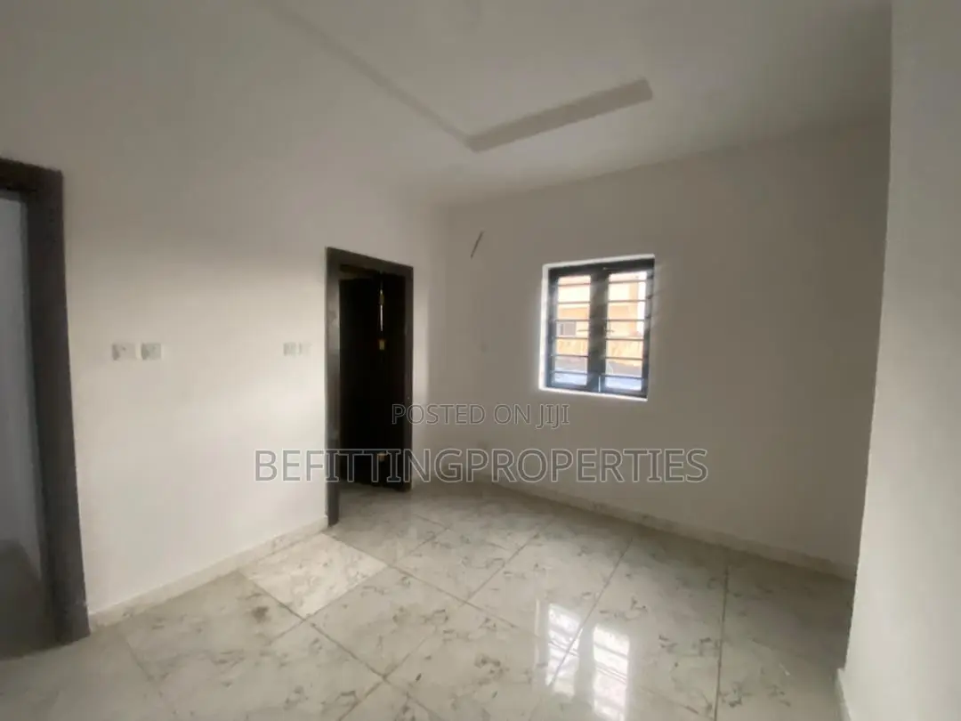 3bdrm Block of Flats in Ikeja for sale