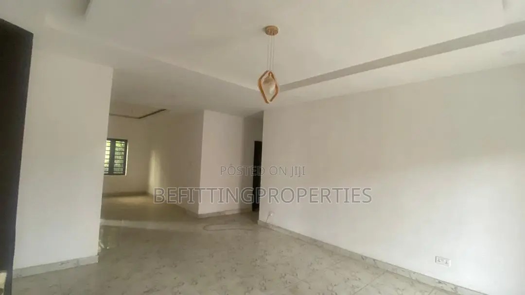 3bdrm Block of Flats in Ikeja for sale