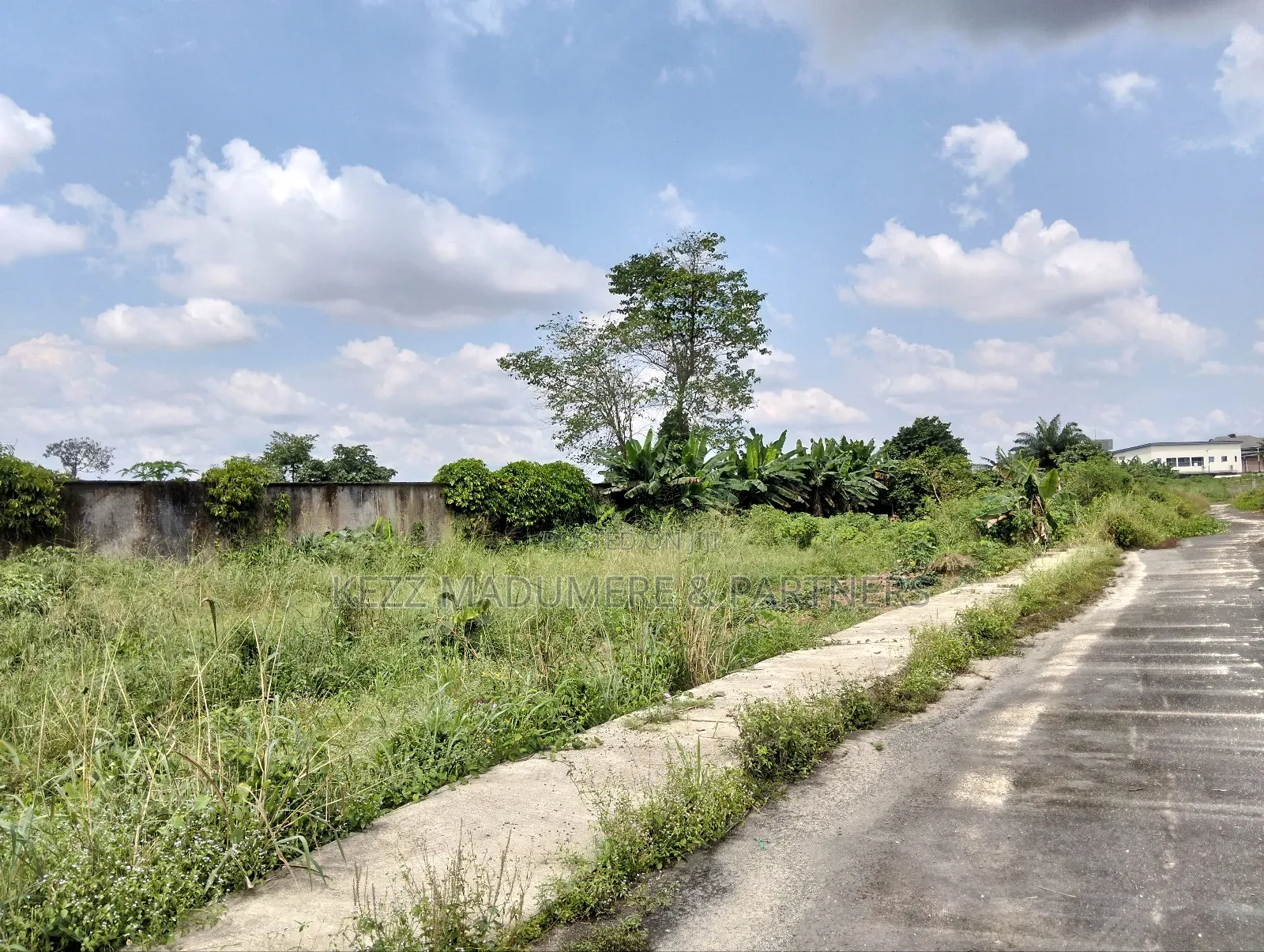 For Sale: One Half (11⁄2) Plots at Gra Phase 8 , Eliozu Ph