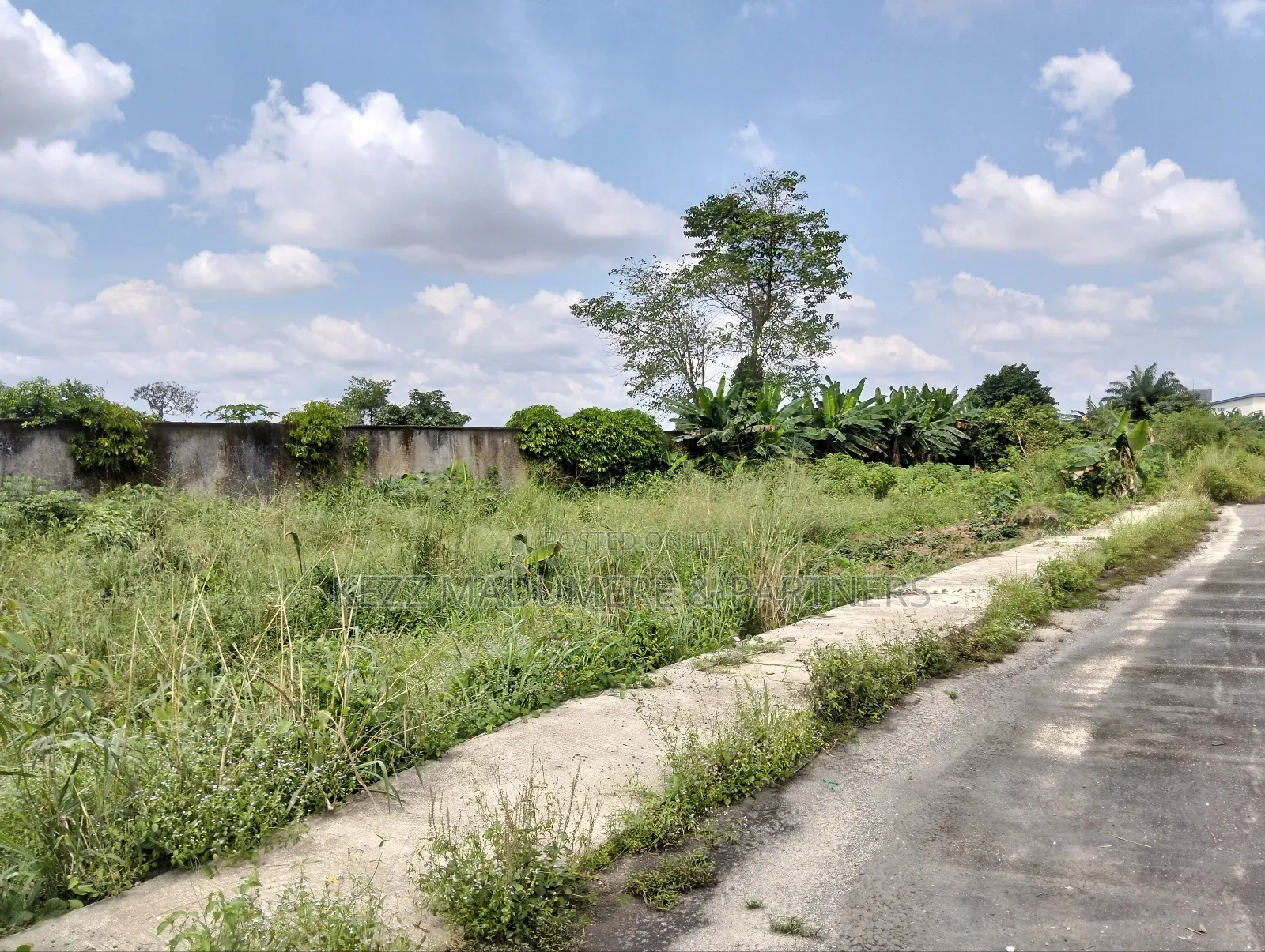 For Sale: One Half (11⁄2) Plots at Gra Phase 8 , Eliozu Ph