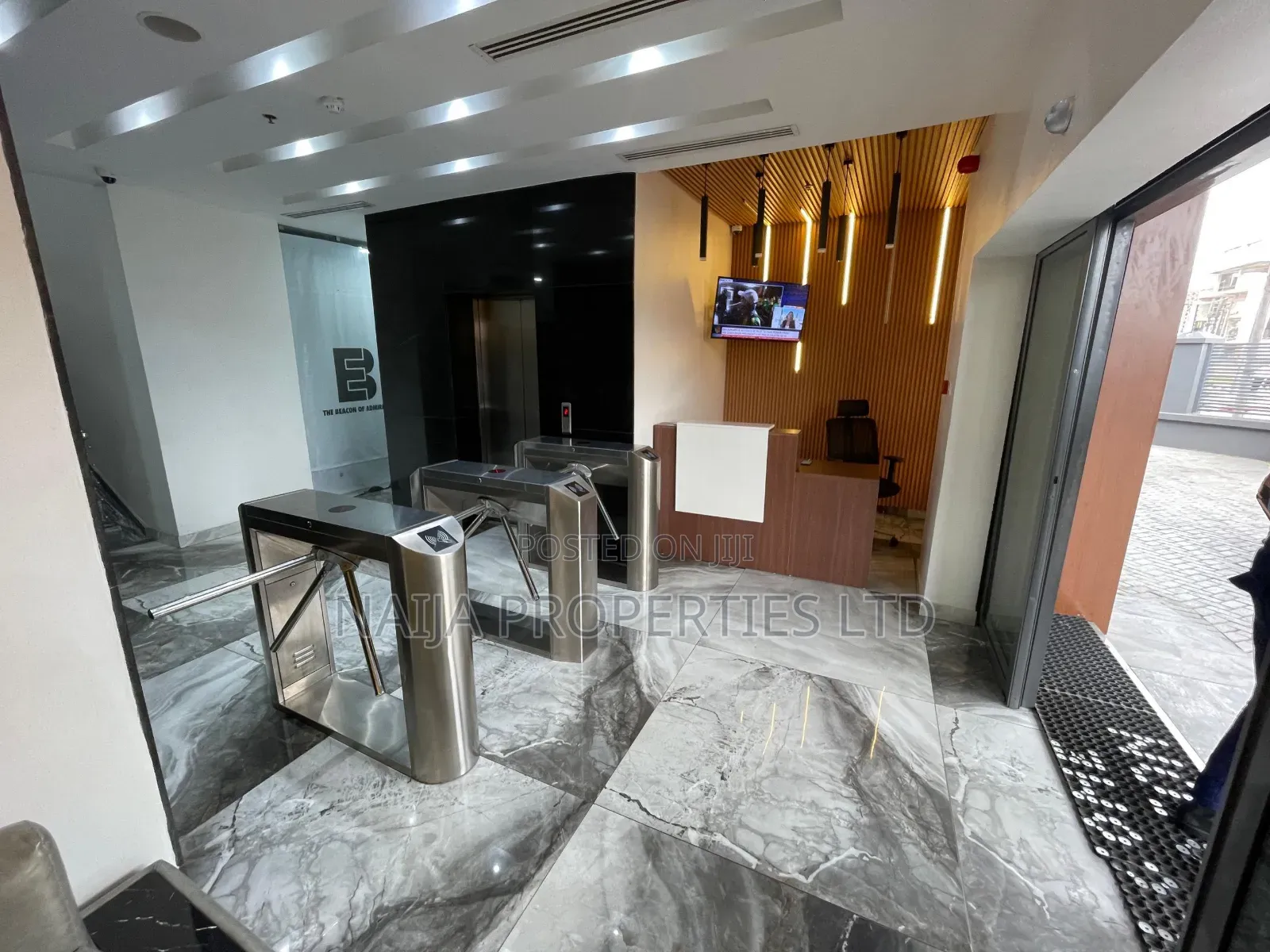 358sqm Office Space Off Admiralty Way, Lekki Phase 1 for Rent