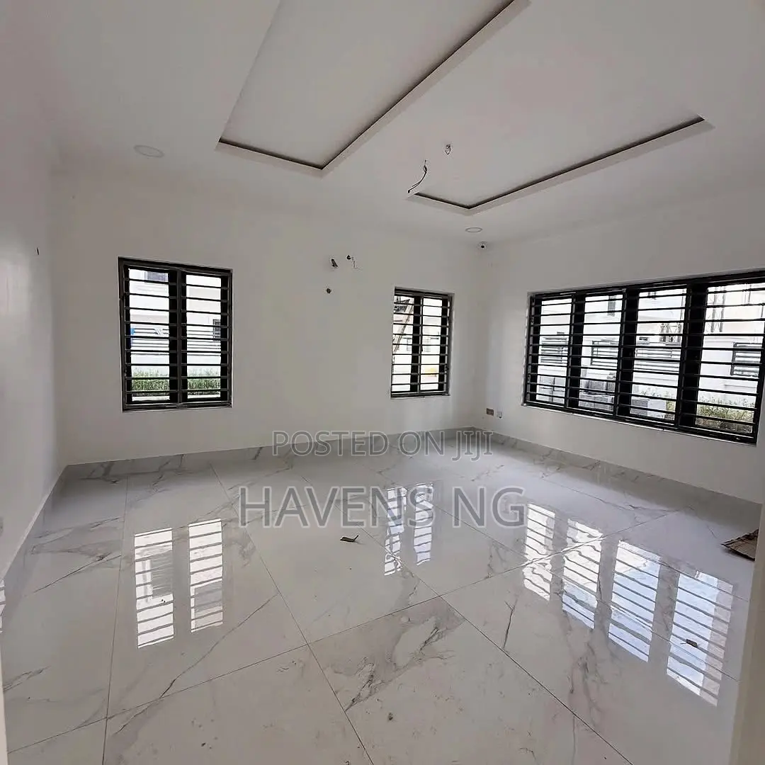 7bdrm Duplex in Asokoro for sale